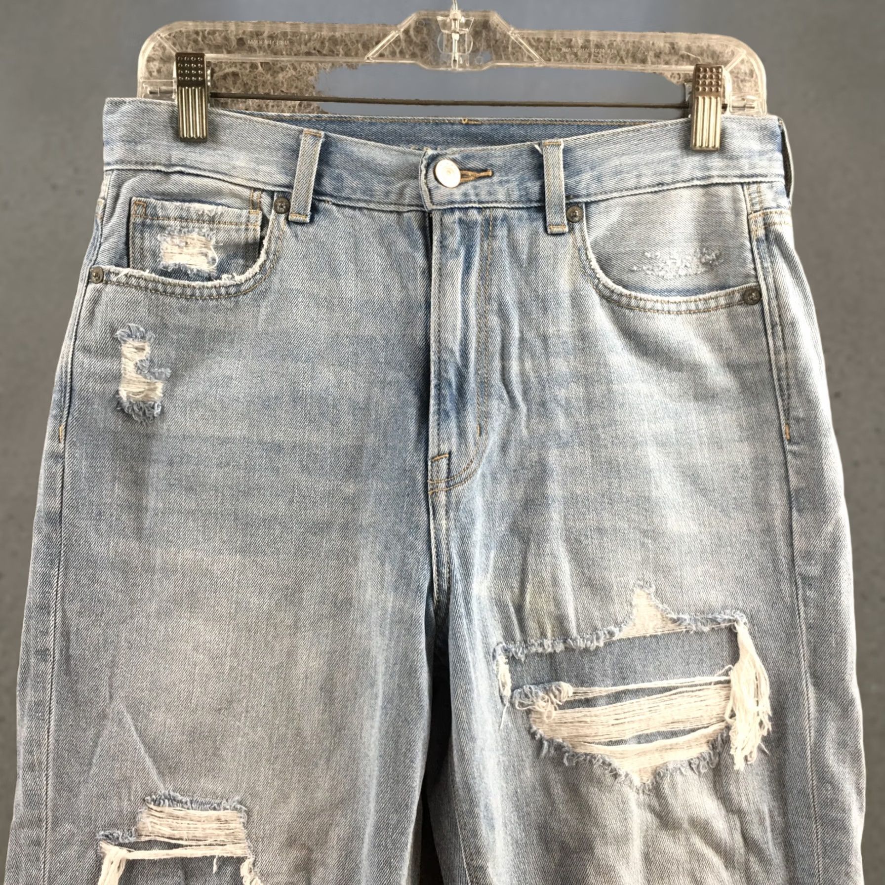 American Eagle Outfitters American Eagle AE Jeans Womens 6 Regular Blue Light Wash Distressed Ripped Denim Size 28" / US 6 / IT 42 - 1 Thumbnail
