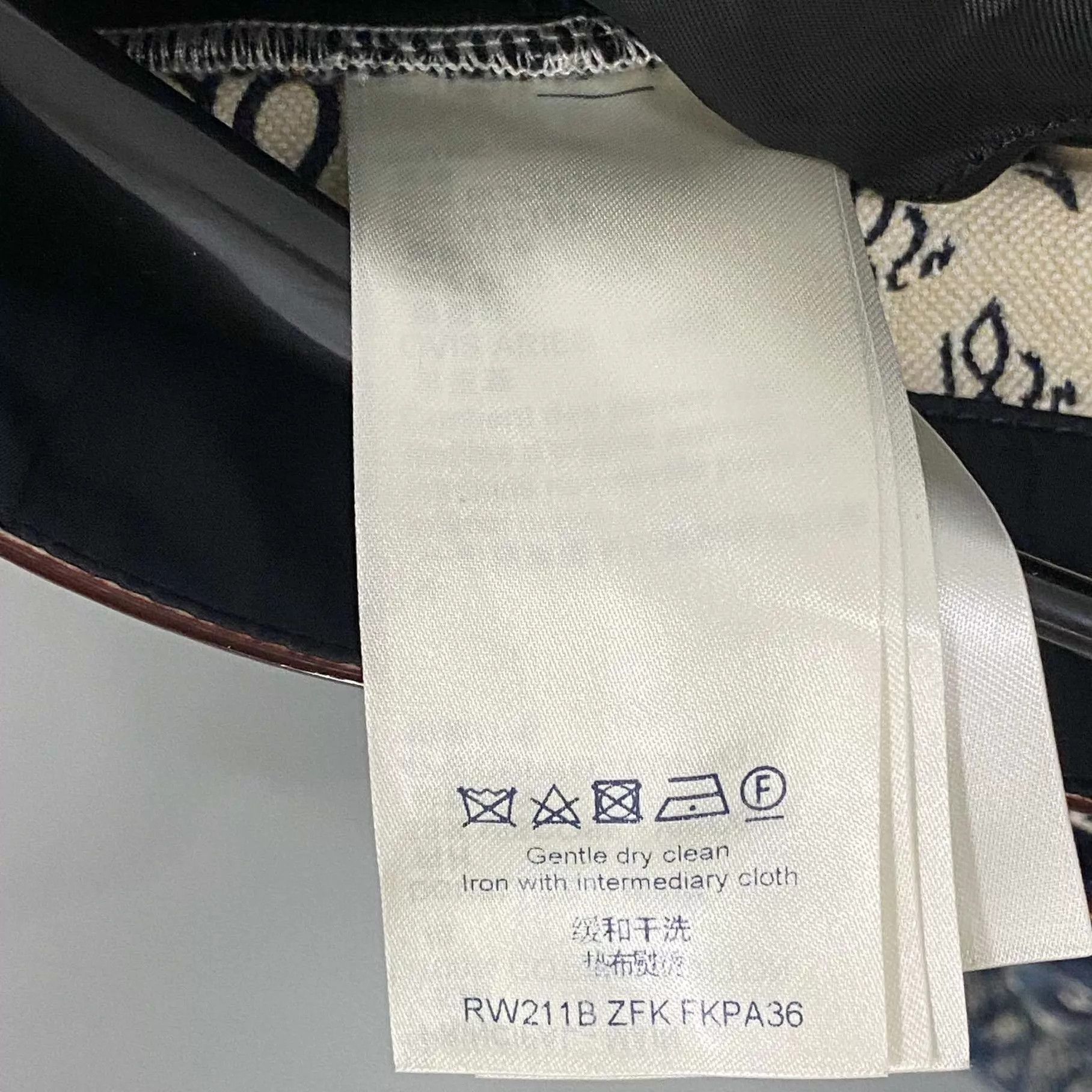 Louis Vuitton Louis Vuitton 1854 Monogram All-Over Print Jeans Size 28" / US 6 / IT 42 - 5 Thumbnail
