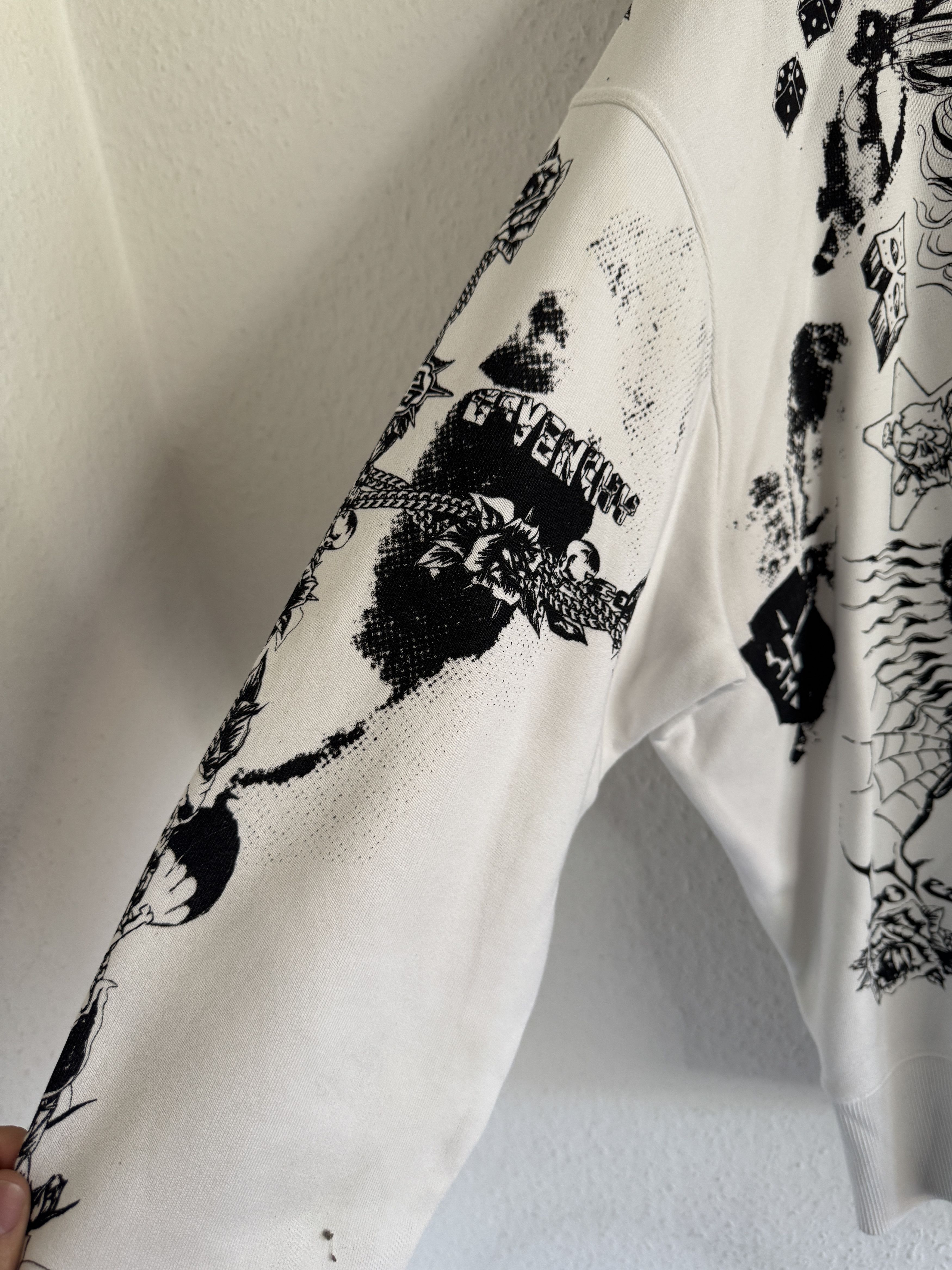 Givenchy Givenchy All Over Graphic Hoodie – White Size US S / EU 44-46 / 1 - 5 Thumbnail