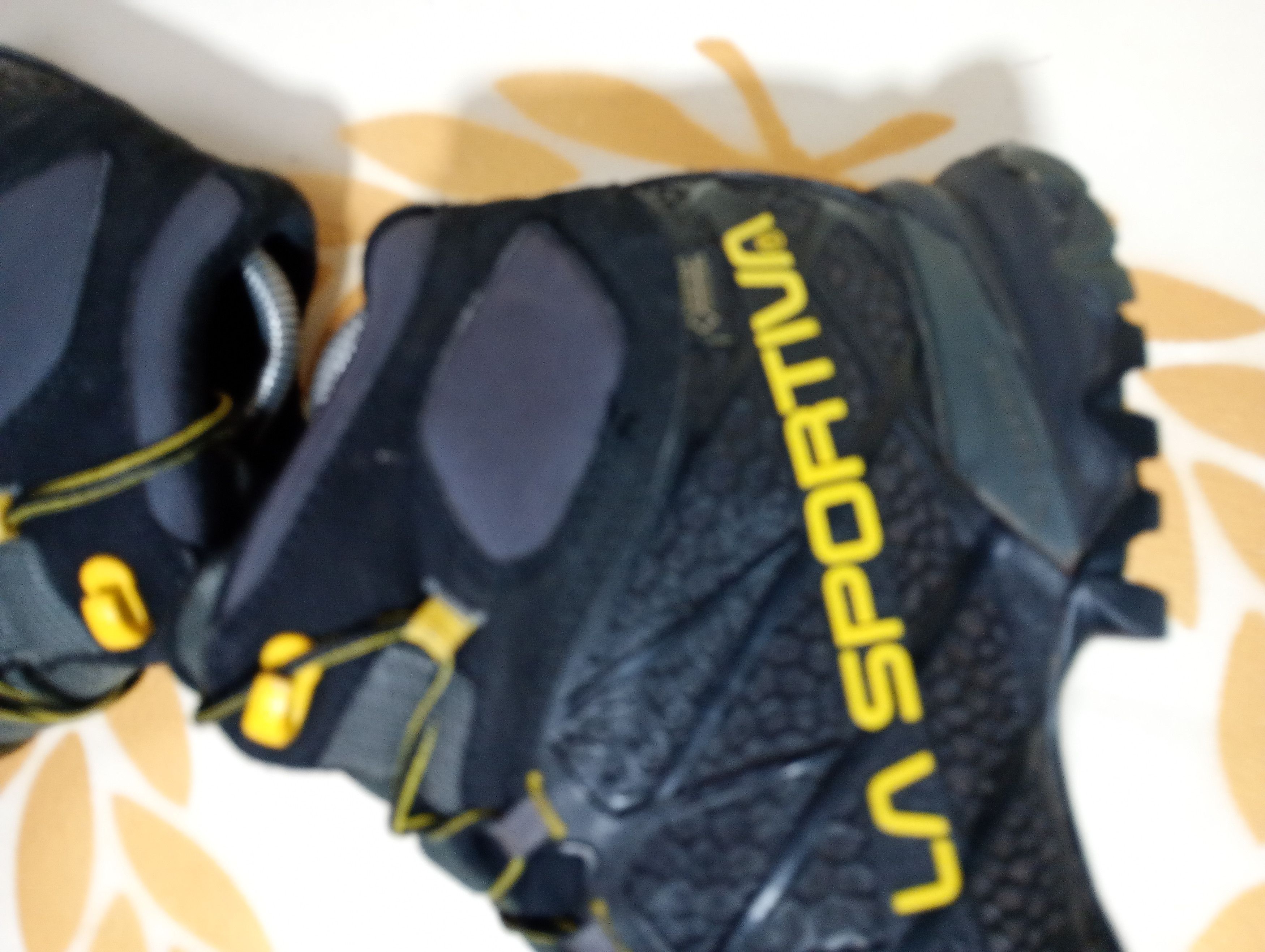 La Sportiva La Sportiva Core High GTX Boots Size US 8.5 / EU 41-42 - 11 Thumbnail