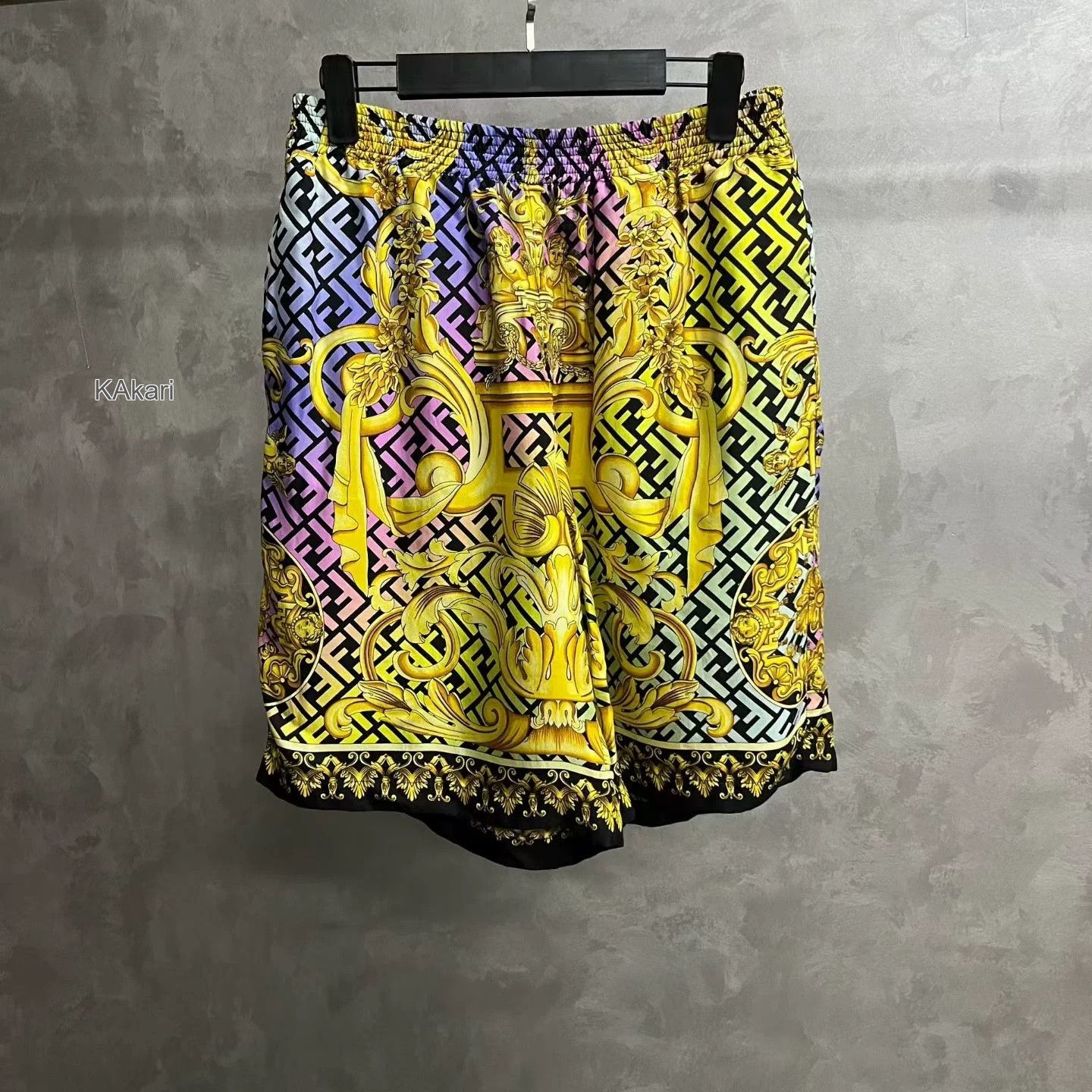 Versace Versace Baroque Print Silk Casual Shorts Size US 32 / EU 48 - 1 Thumbnail