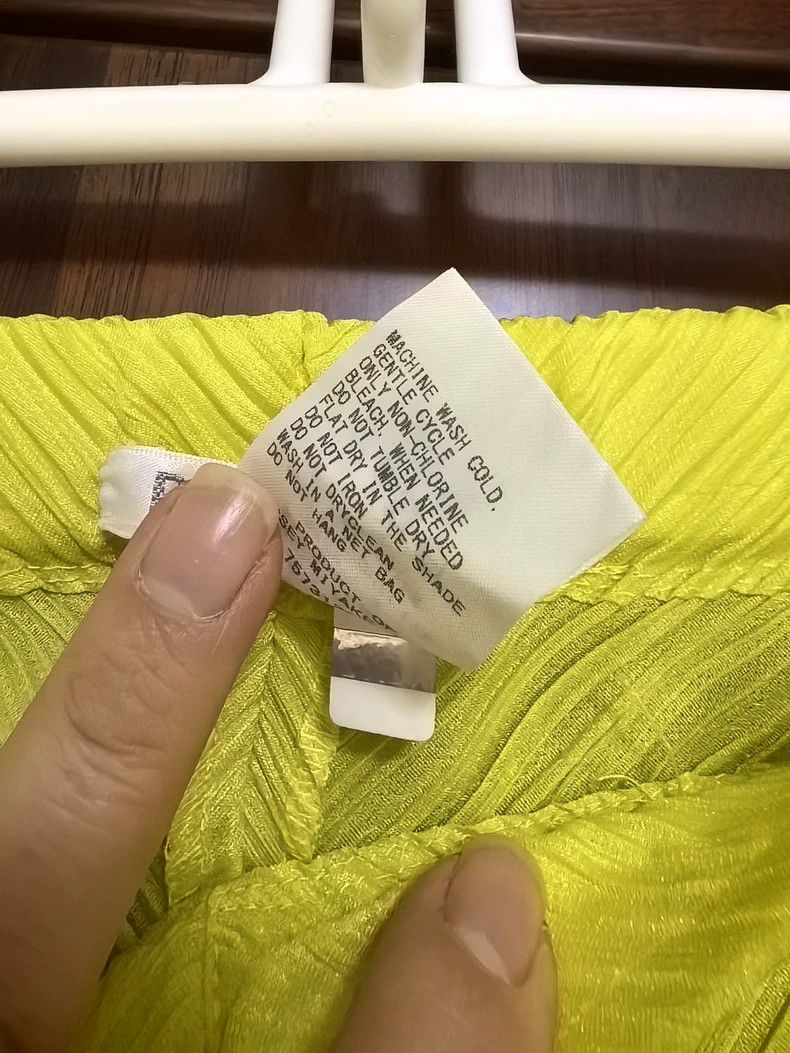 Issey Miyake Issey Miyake size:3 Yellow pleated skirt Size 23" - 4 Thumbnail