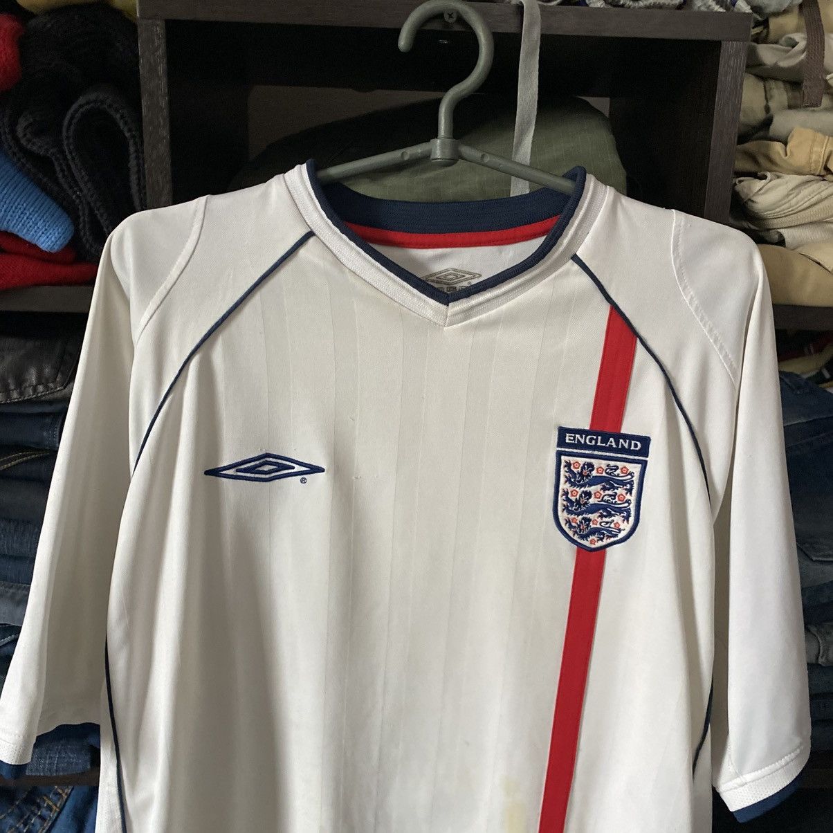 Umbro Vintage Umbro England National Soccer team 2001 jersey Size US XL / EU 56 / 4 - 2 Thumbnail