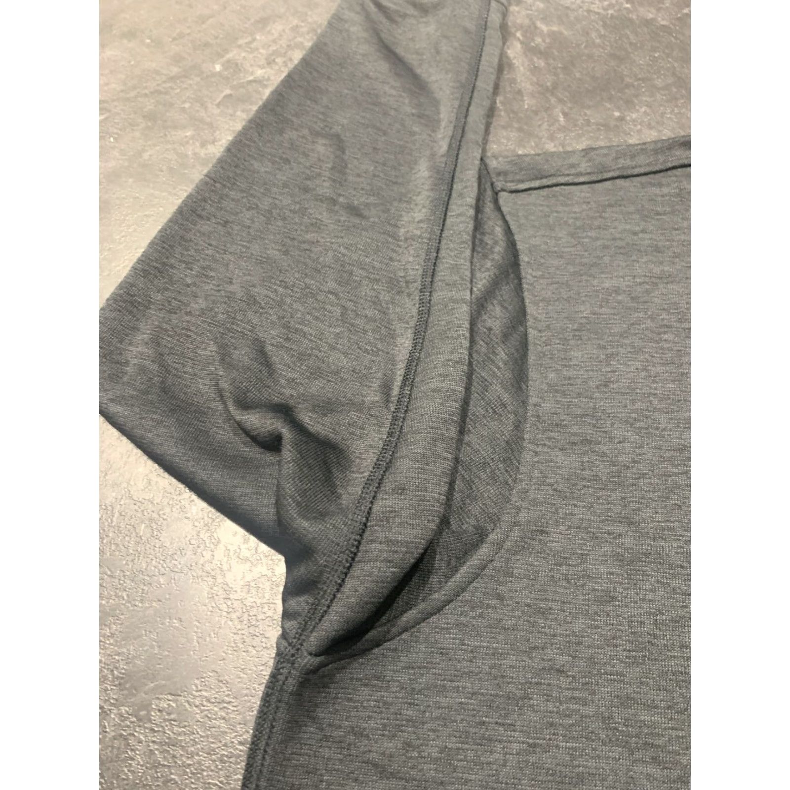 Under Armour Under Armour Mens XL Gray Heathered HeatGear 1/4 Zip Pullover Sweater Golf Preppy Microfiber Size US XL / EU 56 / 4 - 4 Thumbnail