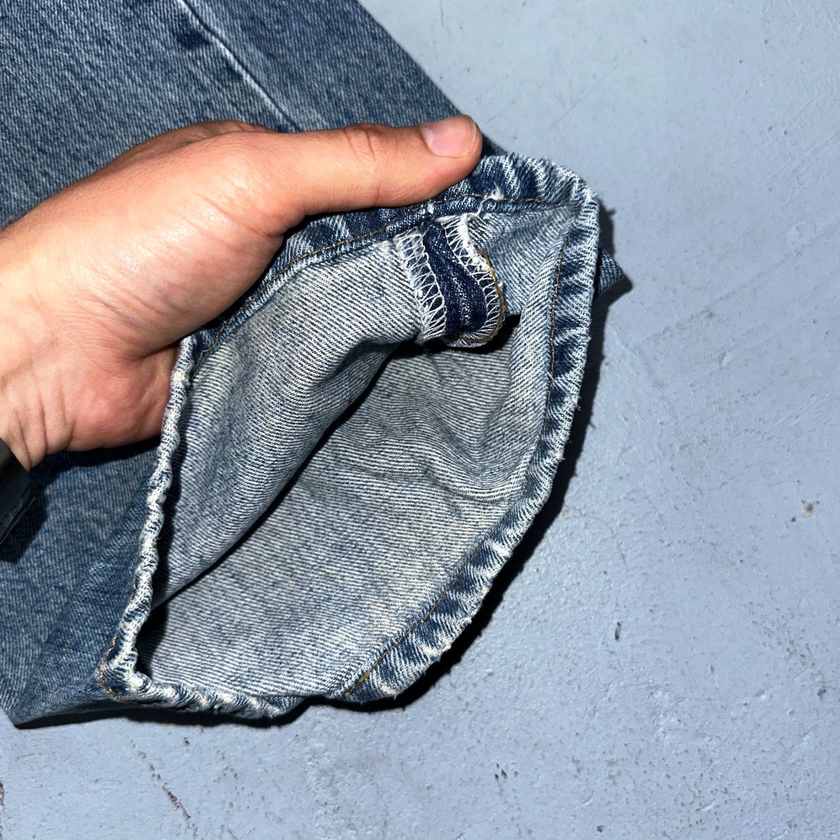 Levi's VINTAGE Levi's 501 Jeans Straight Denim Blue Light Wash 40x34 40x32 Men Regular 90s 5-Pocket Design Jeans Jeans Size US 40 / EU 56 - 4 Thumbnail