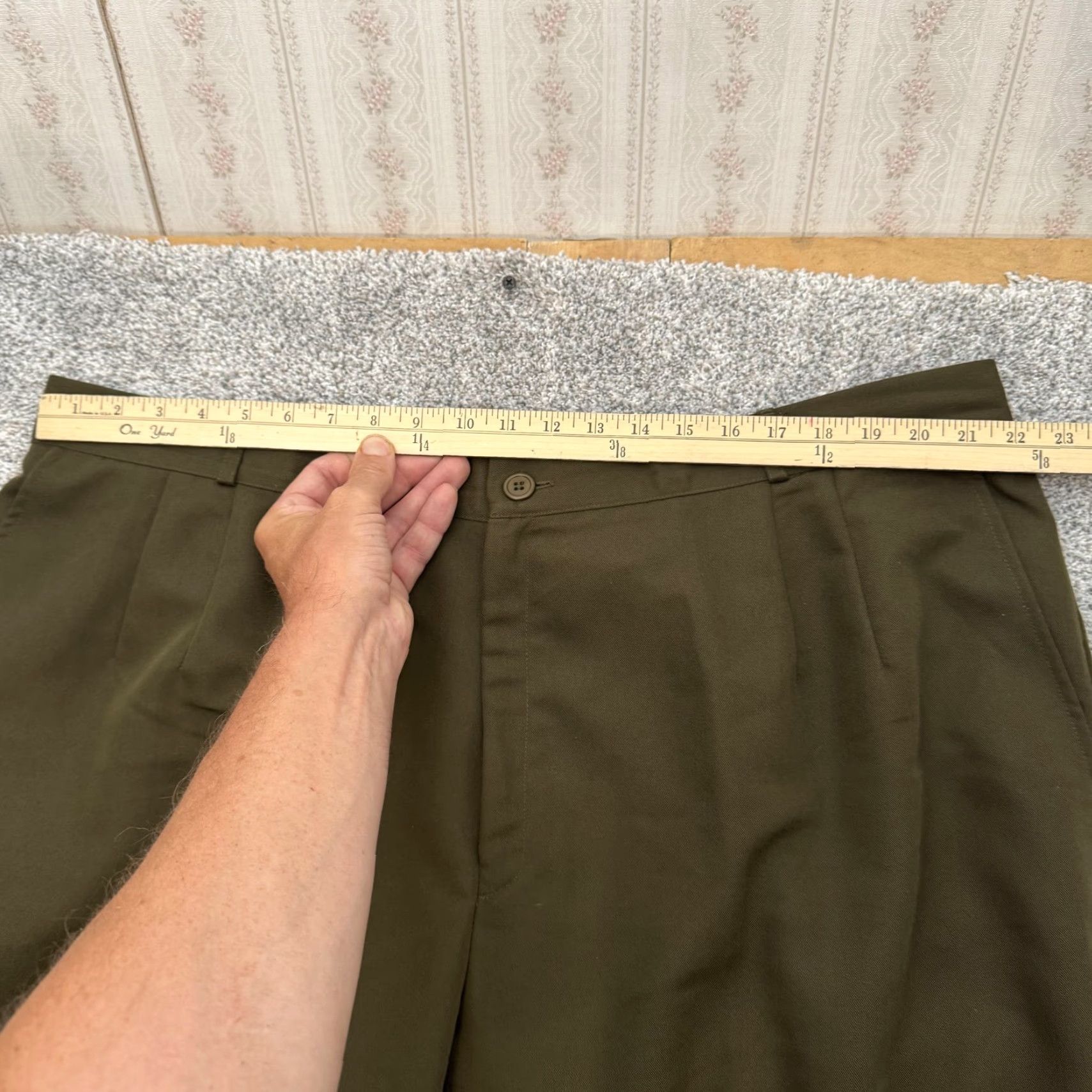 Worthington VINTAGE Worthington Cropped Pants 30 Tapered Pleated Pockets 80s 90s Olive Green Women's Pants Size 30" / US 8 / IT 44 - 2 Thumbnail