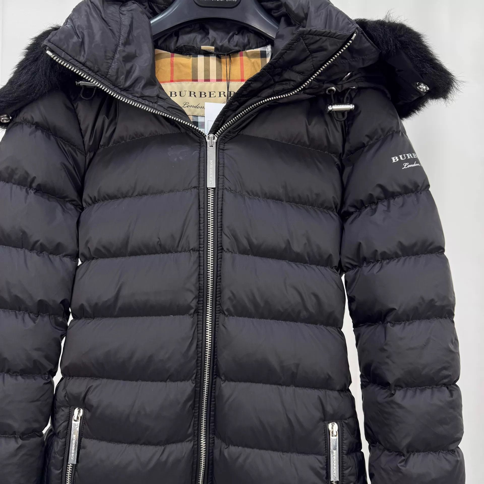Burberry Burberry arm logo fur collar down coat XS 98 New Size XS / US 0-2 / IT 36-38 - 3 Thumbnail