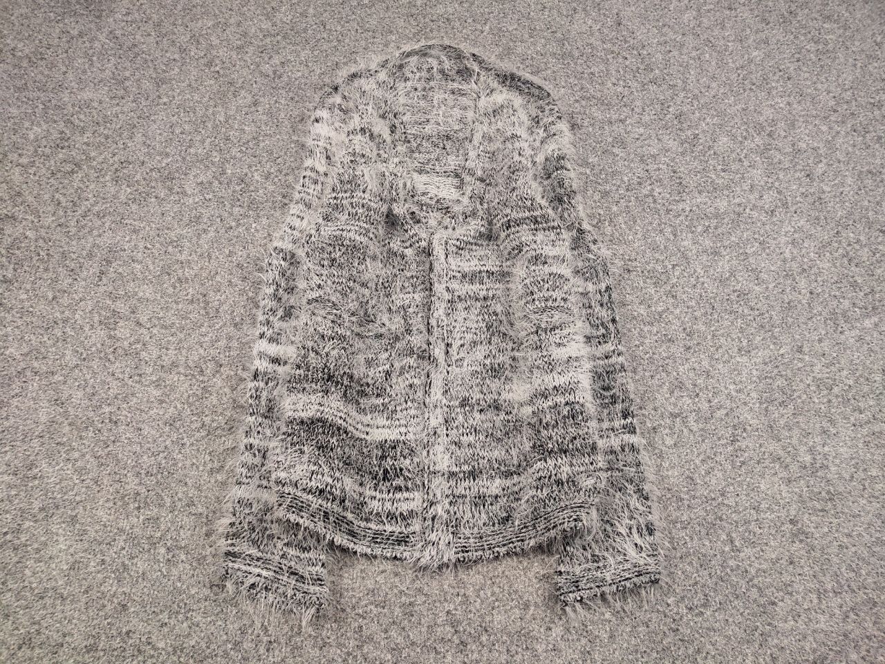 Japanese Brand Vintage Japan Design Mohair fuzzy Cardigan Sweater Y2K Style Size US S / EU 44-46 / 1 - 2 Thumbnail