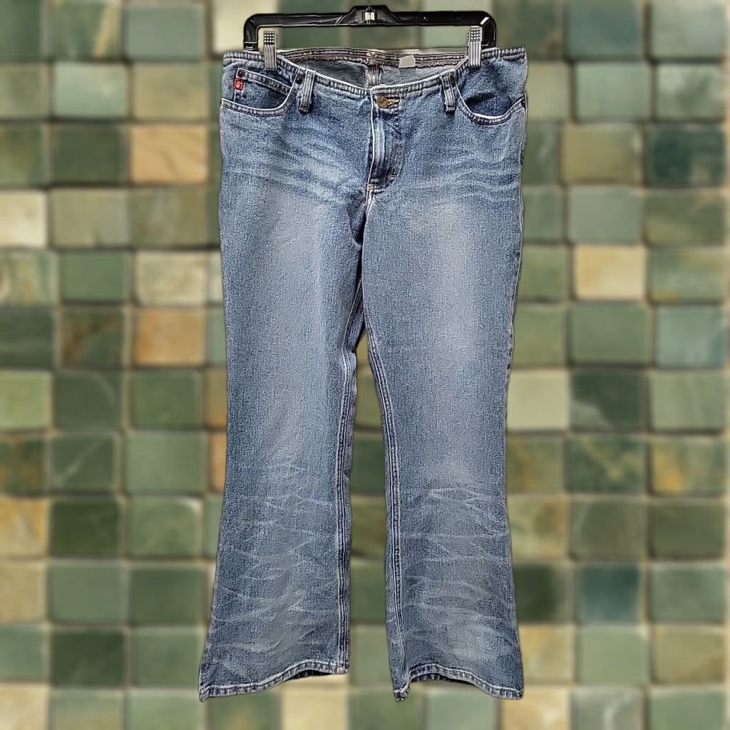 Vintage VINTAGE Mudd Jeans Flared Denim 5-Pocket Low Rise 13 Womens Blue Light Wash 31 Inseam Regular Fit Size 24" / US 00 / IT 34 - 1 Thumbnail