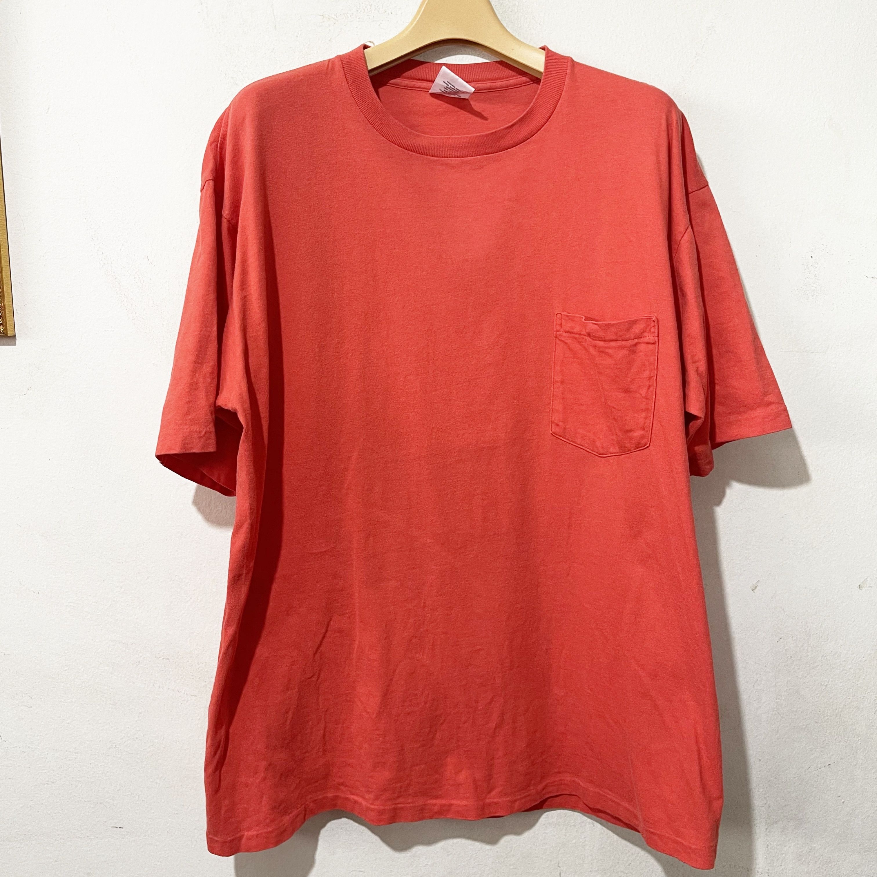 Gap Vintage 90s GAP Pocket T-shirt Size US L / EU 52-54 / 3 - 1 Thumbnail