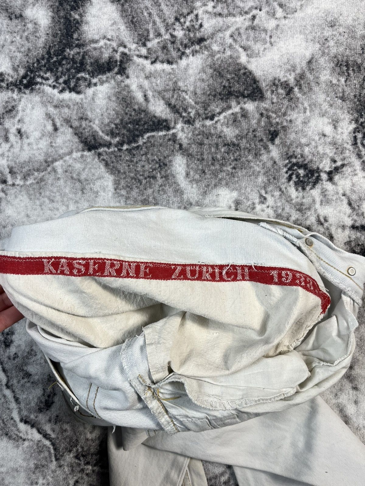 Other Kaserne Zurich Distressed White Jeans Size US 35 - 15 Thumbnail