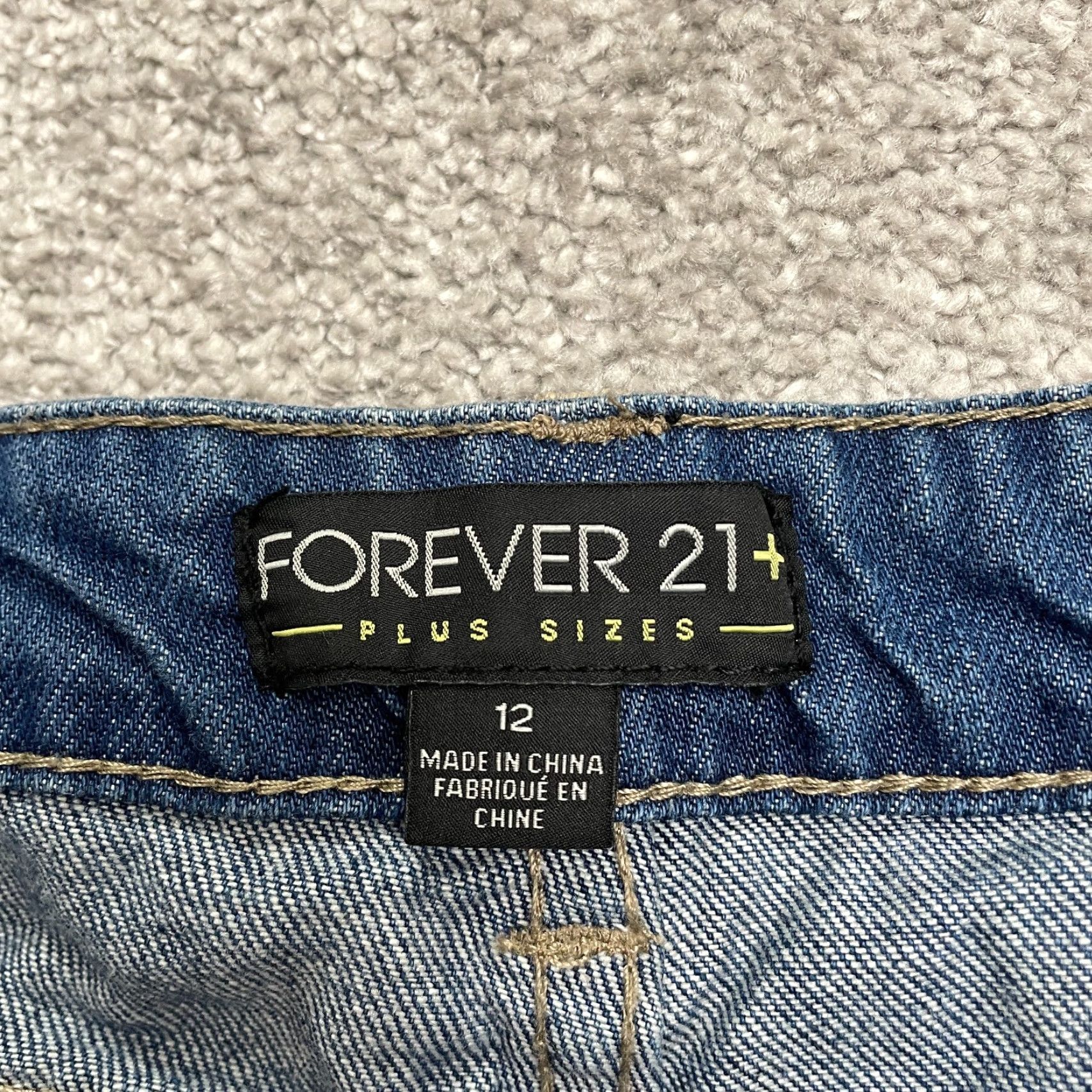 Forever 21 FOREVER 21 Denim Shorts Womens 12 Blue Mid Rise Casual Cotton 36x4 Size 34" / US 12 / IT 48 - 4 Thumbnail