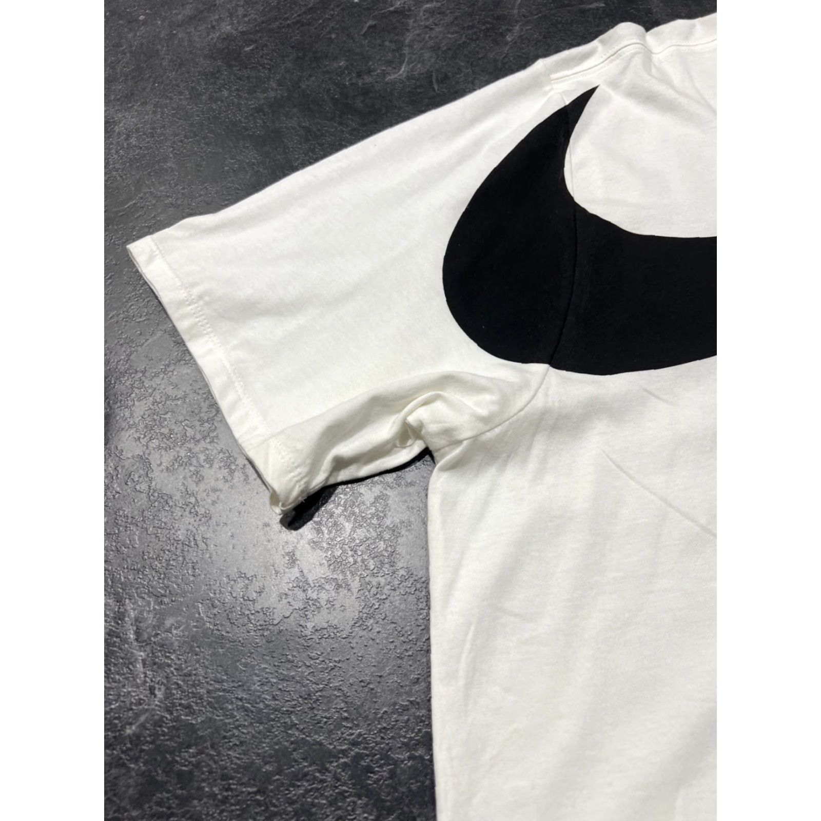 Nike VINTAGE NIKE WHITE T-SHIRT GIANT SWOOSH LOGO TEE SIZE XXL 2XL UNISEX ADULTS Size US XXL / EU 58 / 5 - 4 Thumbnail