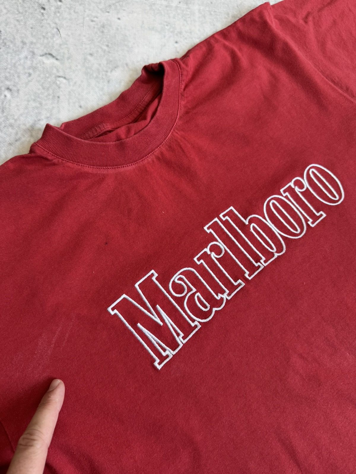 Marlboro Marlboro big logo red tee Size US M / EU 48-50 / 2 - 2 Thumbnail