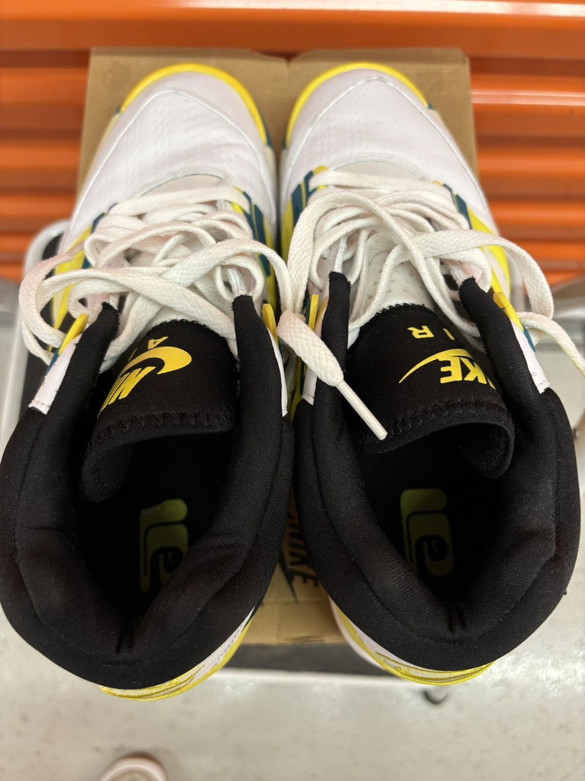 Nike ***FINAL DROP***RARE 2006 NIKE AGASSI AIR TECH CHALLENGE 11 Size US 11 / EU 44 - 11 Thumbnail
