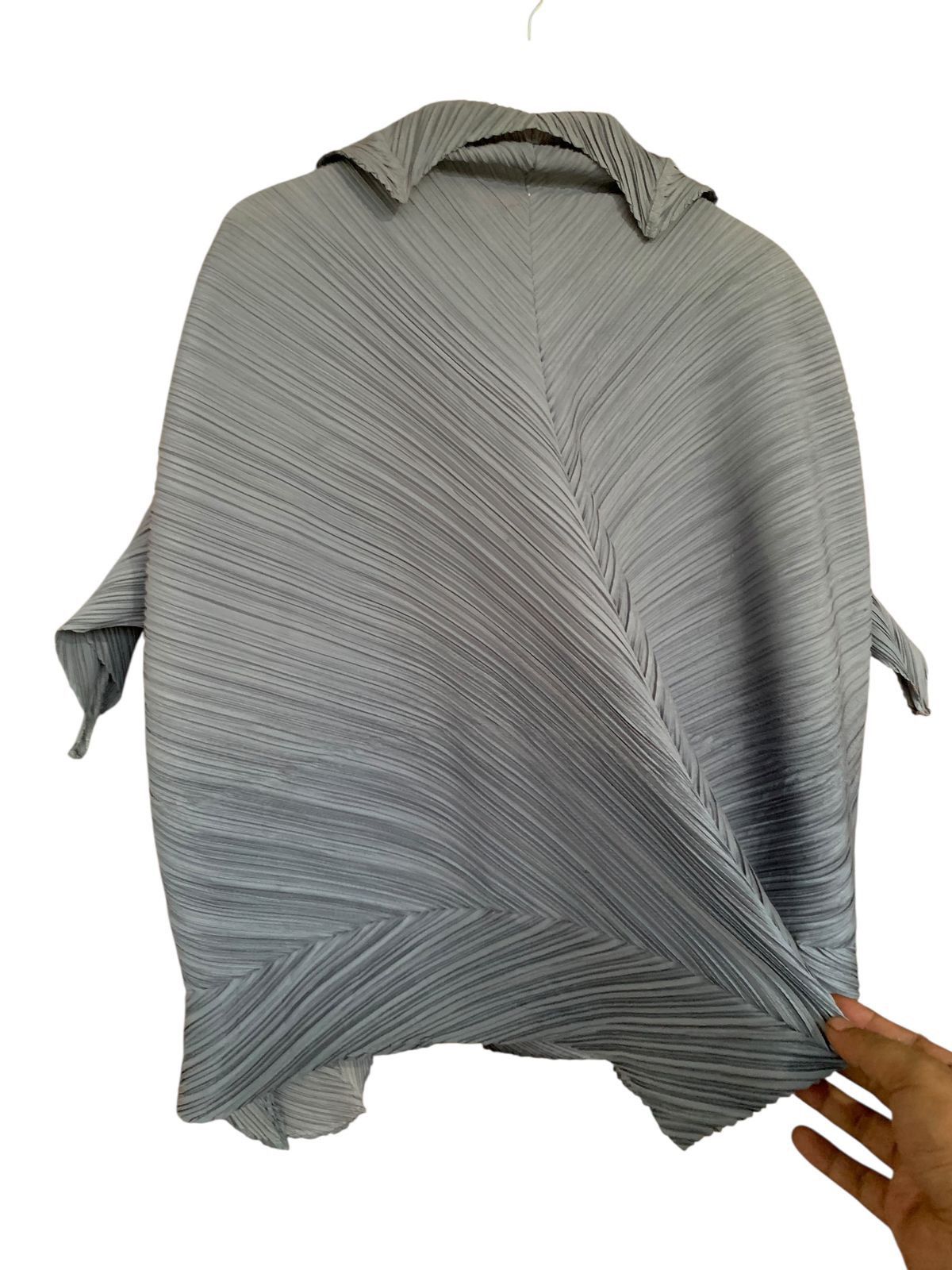 Issey Miyake Vintage Issey Miyake bat wing pleated gradient uouter Size ONE SIZE - 3 Thumbnail
