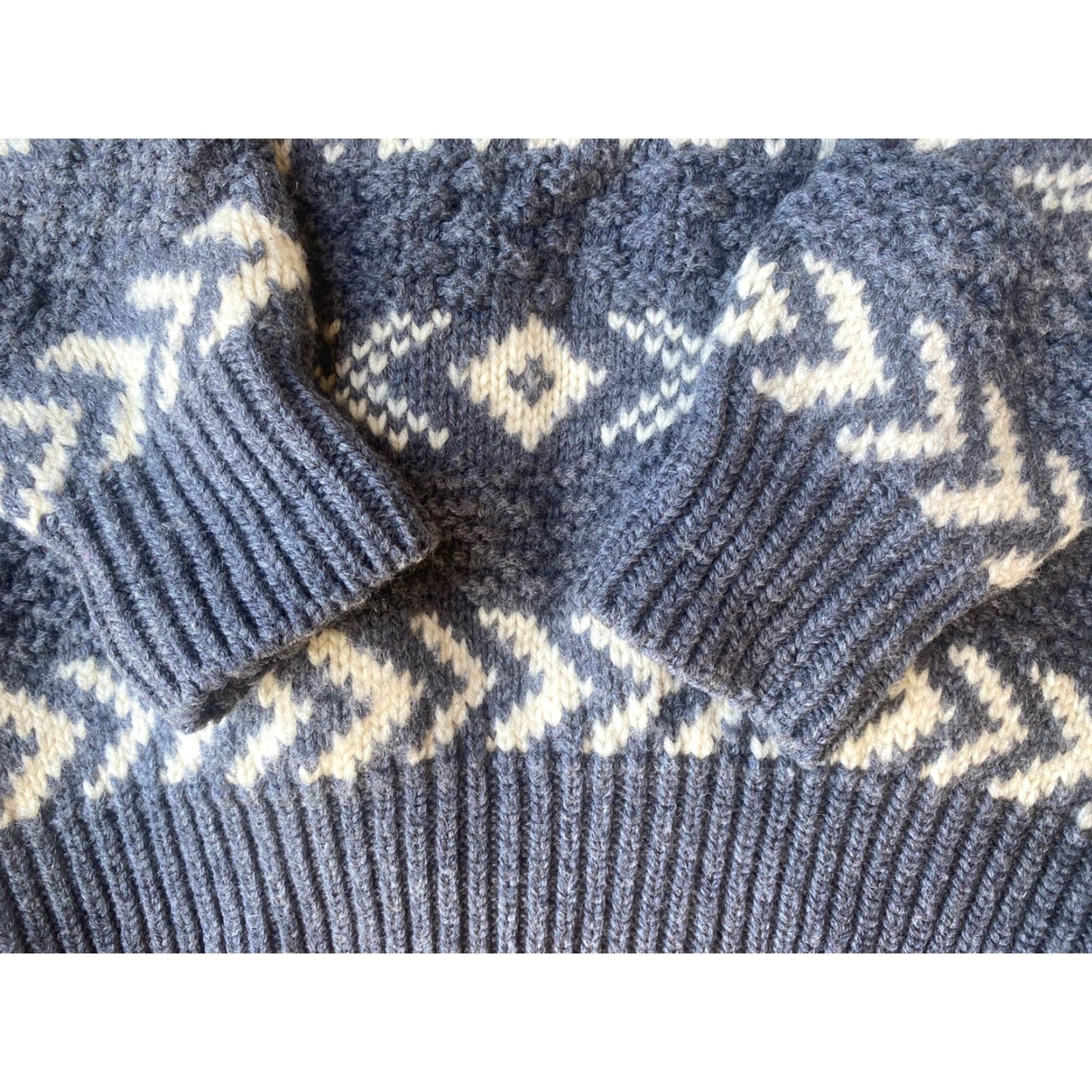 Gap VINTAGE GAP Wool Heavy Knit Geometric Aztec Gray Sweater M Men Pullover 90s Geometric Proof? Size US M / EU 48-50 / 2 - 4 Thumbnail