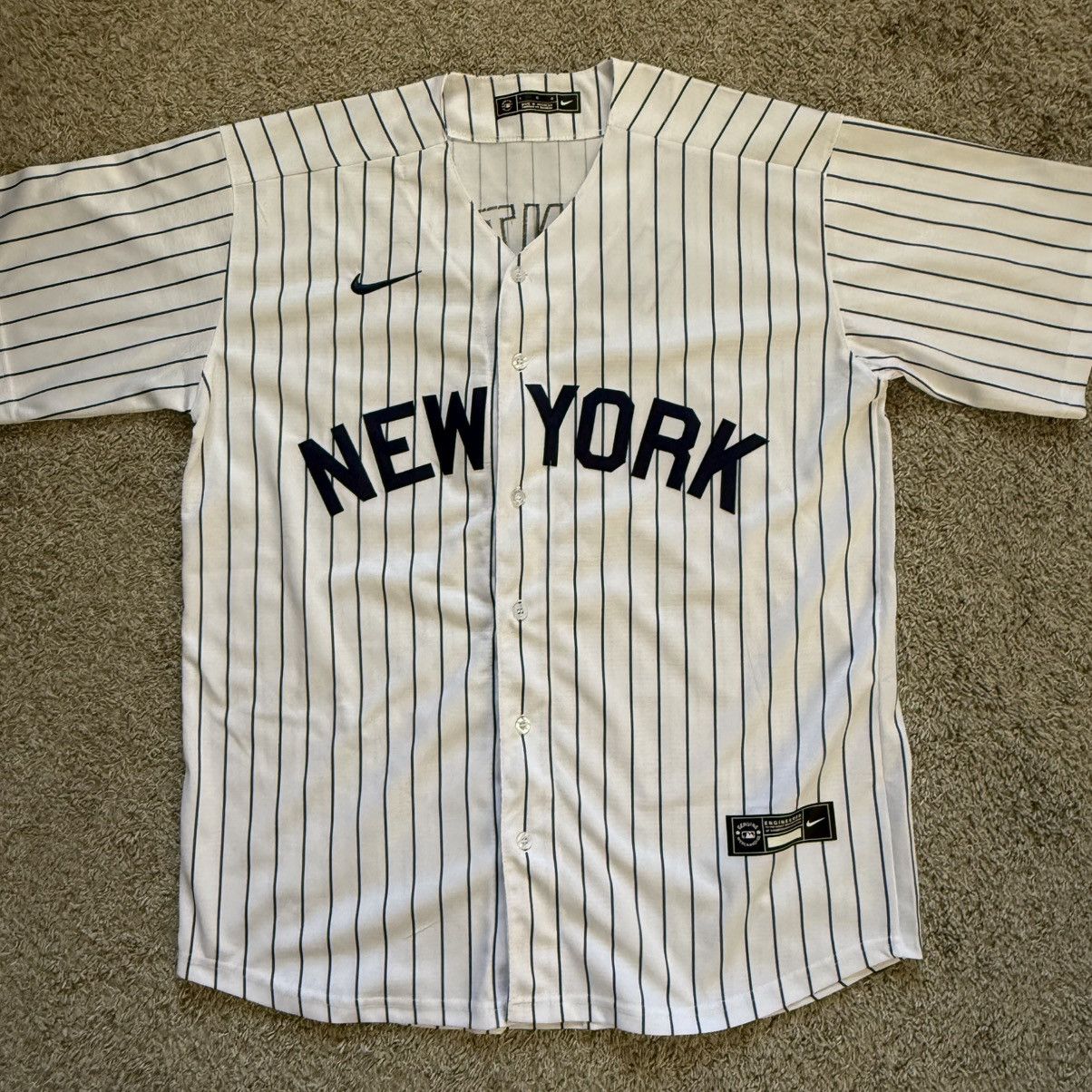 🔴New York Yankees Jersey Size Large Baseball Pin Stripes