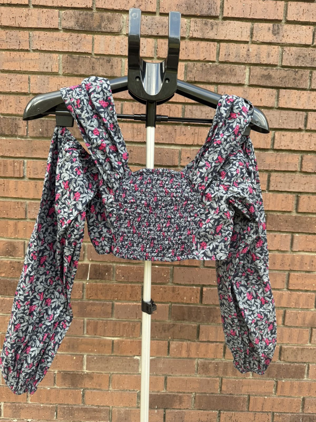 Lovers and Friends Lovers + Friends Puff Sleeve Crop Top Off Shoulder Floral Size S / US 4 / IT 40 - 8 Thumbnail