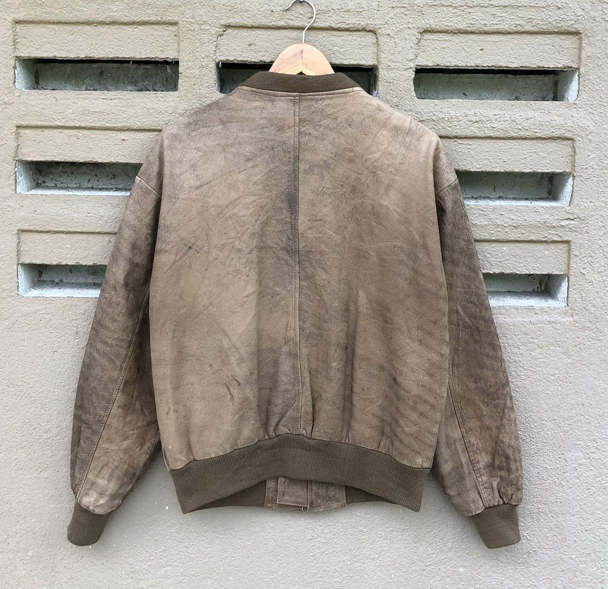 Vintage Vintage LEISURE BEE. M.K Cow Leather Bomber Jacket Size US M / EU 48-50 / 2 - 9 Thumbnail