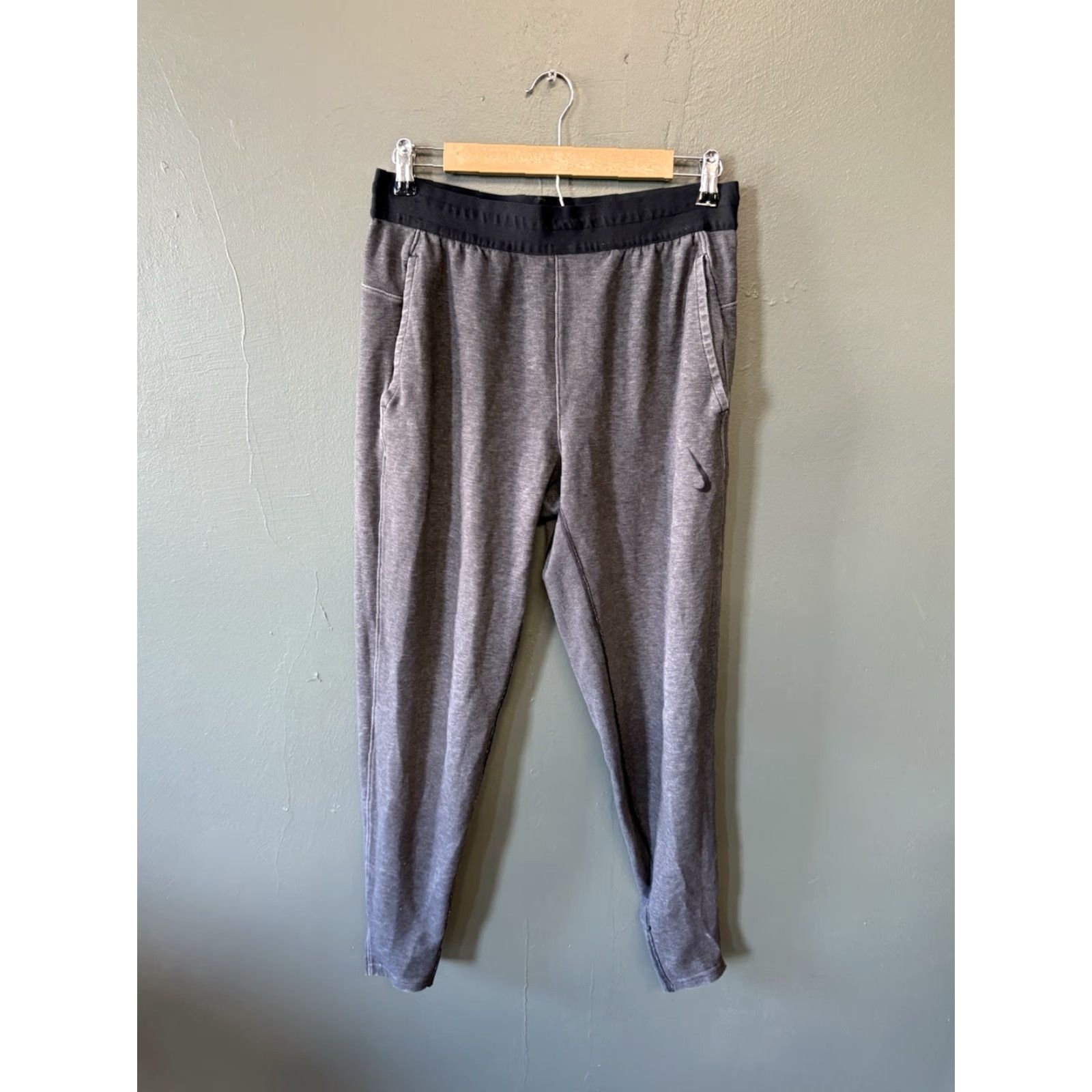 Nike Nike Yoga Sweatpants Pants Mens S Gray Dri-Fit Pull On Activewear Size US 29 - 2 Thumbnail