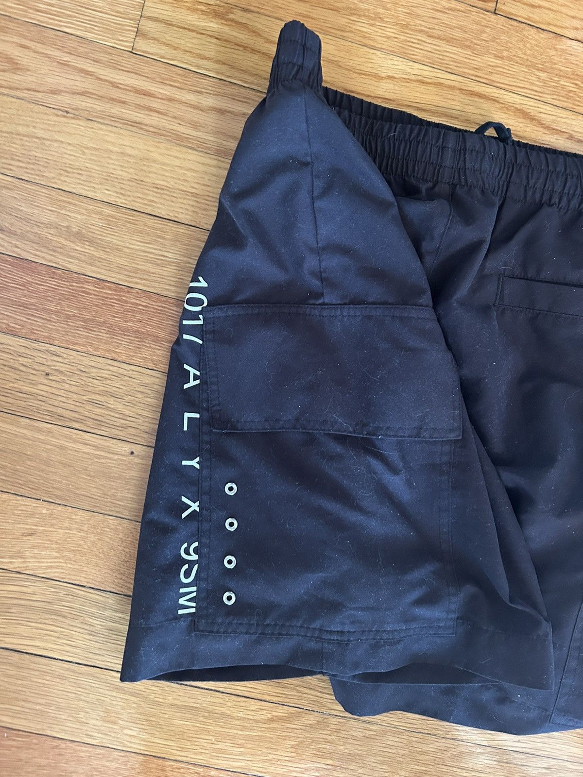 1017 ALYX 9SM × Alyx 1017 Alyx 9SM Black Pocket Tactical Shorts Size US 32 / EU 48 - 3 Thumbnail