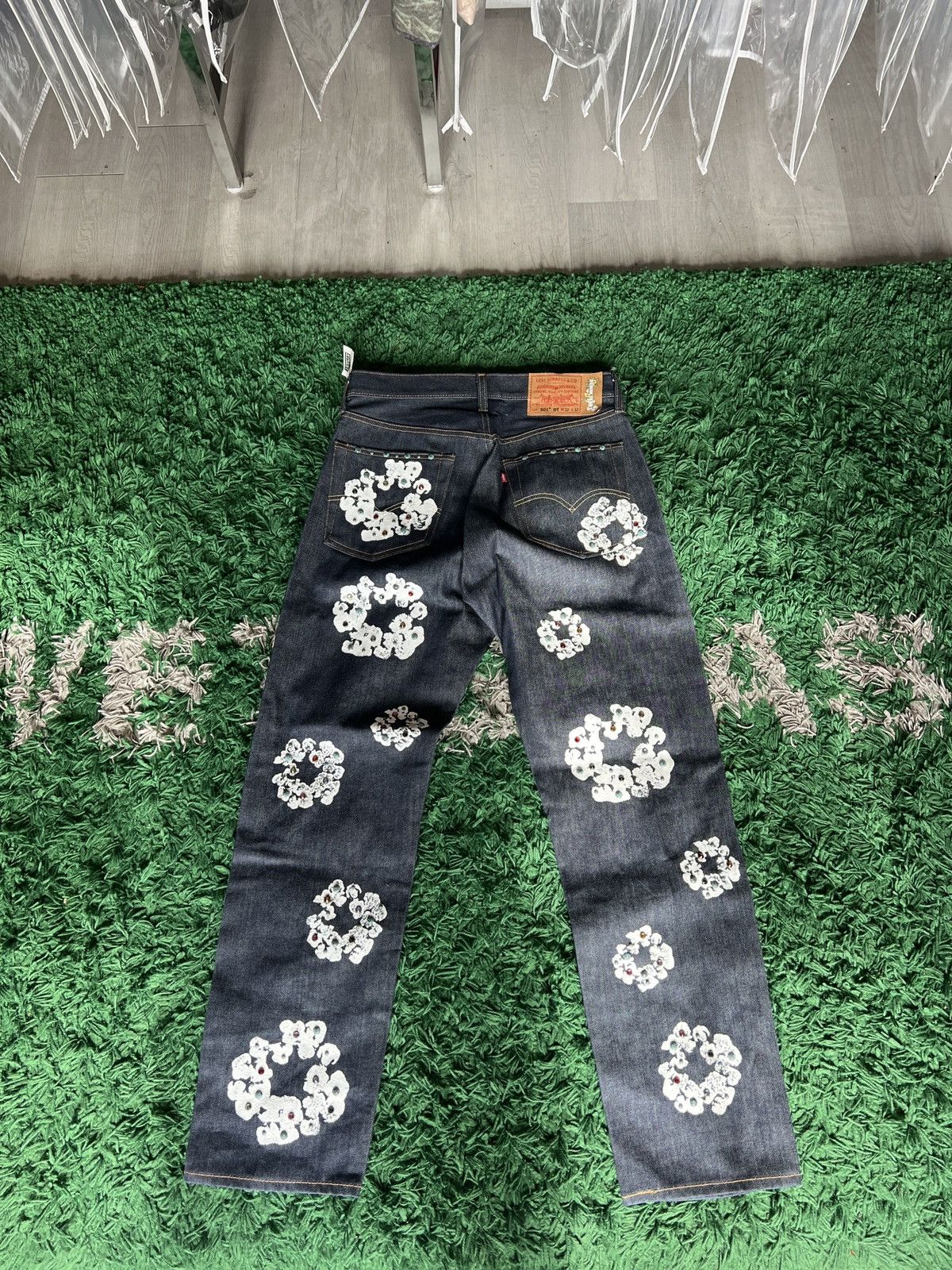 DENIM TEARS Denim Tears Rhinestone Selvedge Jeans 32x32 Size US 32 / EU 48 - 2 Thumbnail