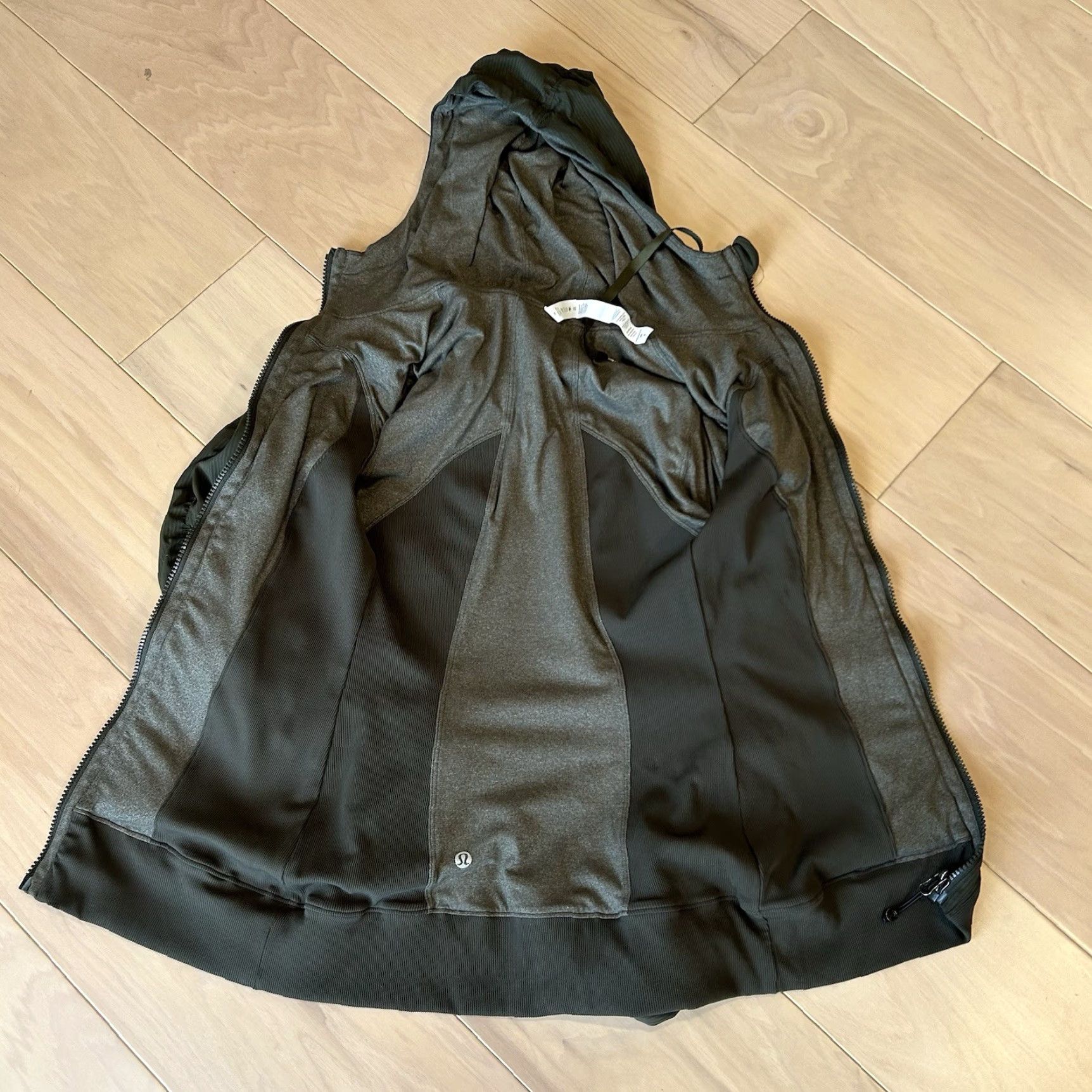 Lululemon Lululemon Dance Studio Jacket III Green Women’s 4 Activewear Jacket Womens Athletic Stripe Short Sleeve Zip Size S / US 4 / IT 40 - 4 Thumbnail