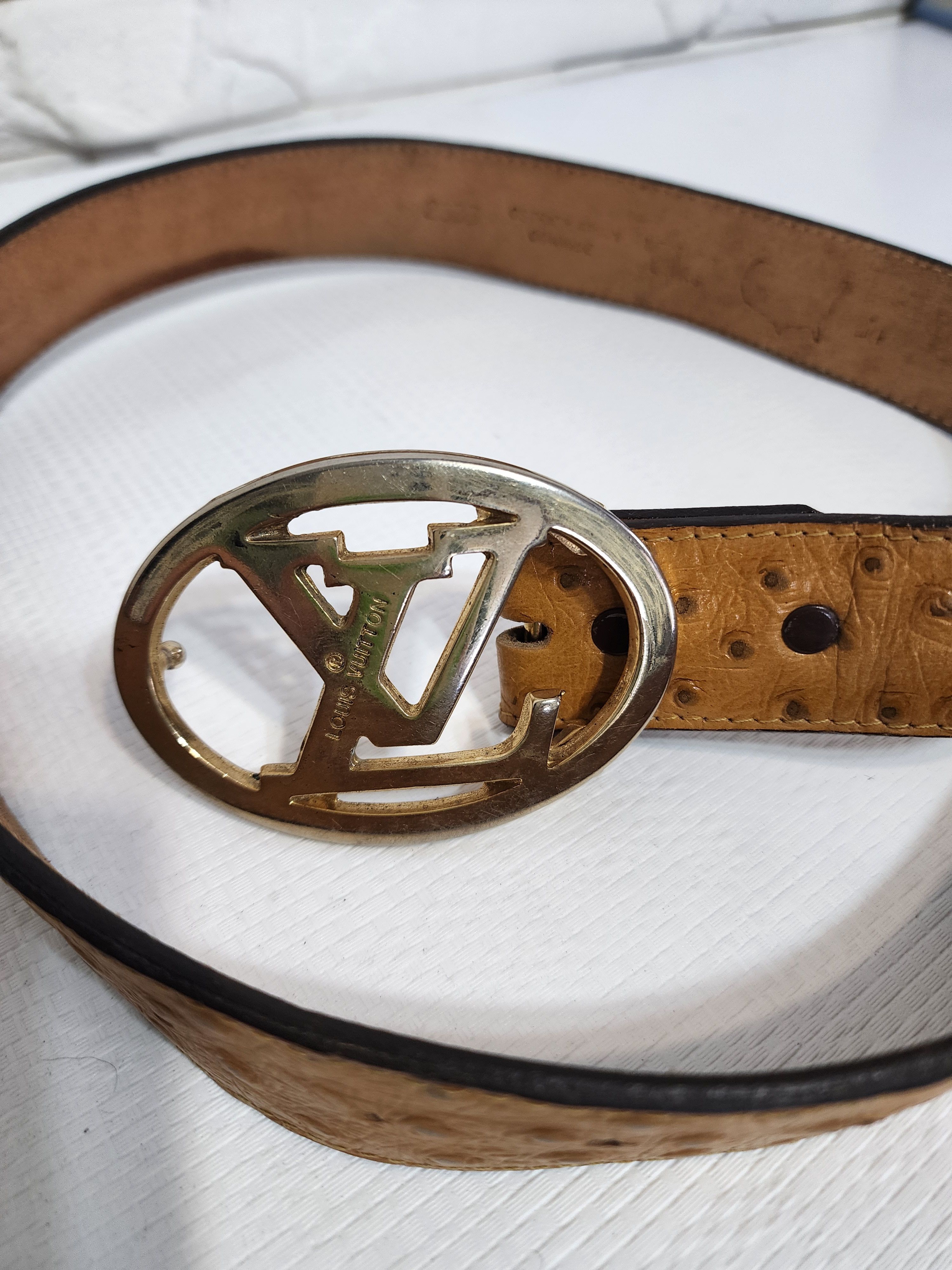Uniqlo Leather belt. Genuine Leather Belt. Metal Buckle. Size ONE SIZE - 1 Thumbnail