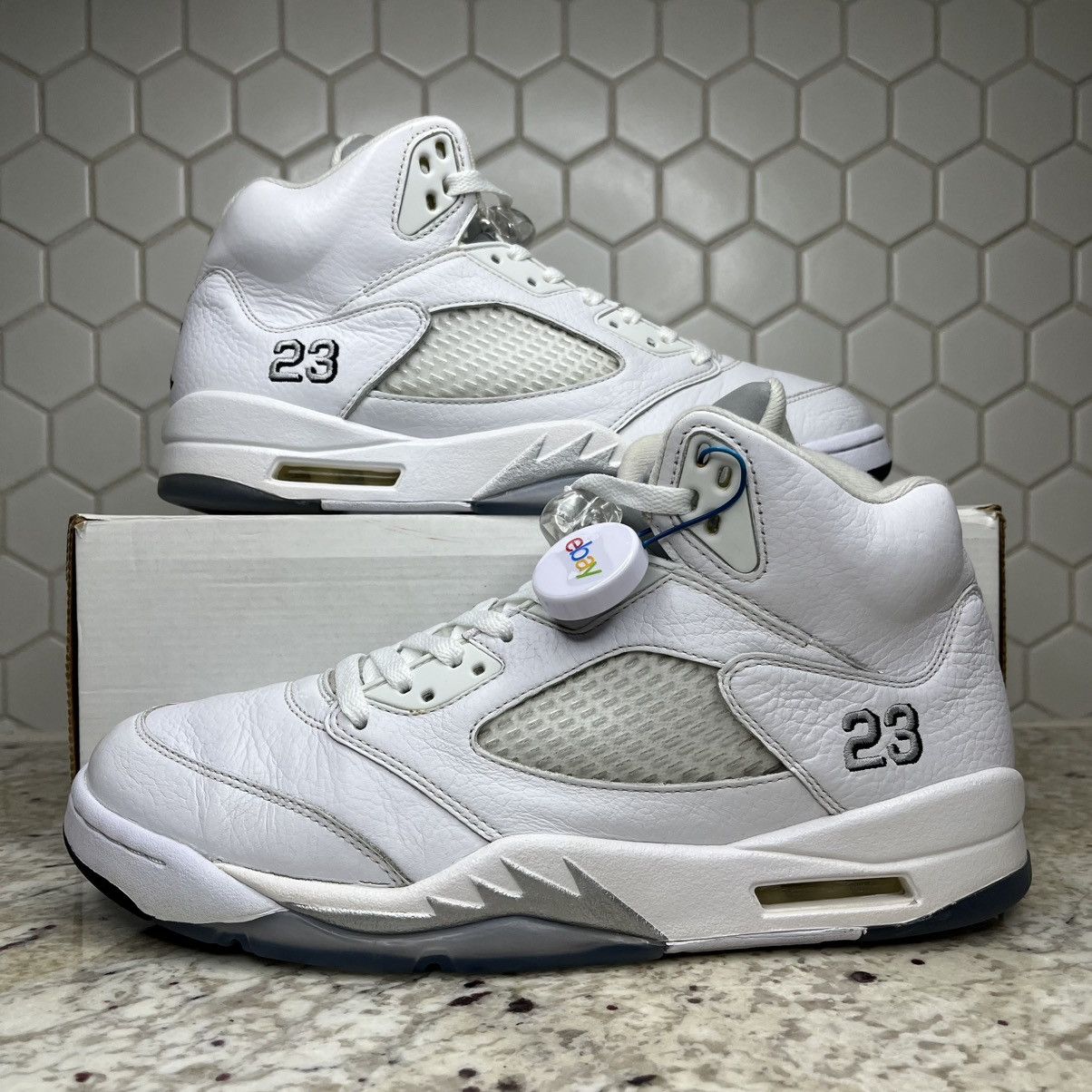 Jordan Brand Size 11 - Air Jordan 5 Retro 2015 White Metallic CLEAN W/Box Size US 11 / EU 44 - 1 Thumbnail