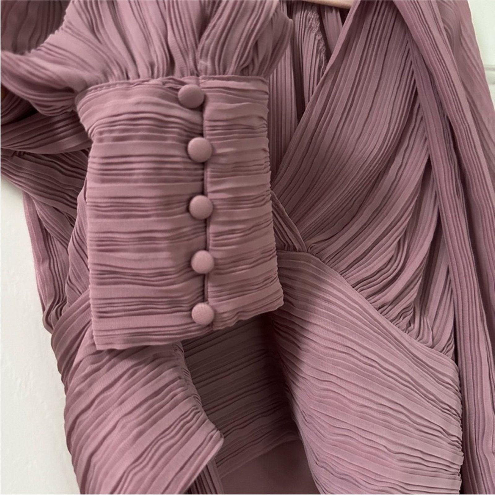 Zara NWOT Zara Mauve Pleated Blouse size medium Size M / US 6-8 / IT 42-44 - 4 Thumbnail
