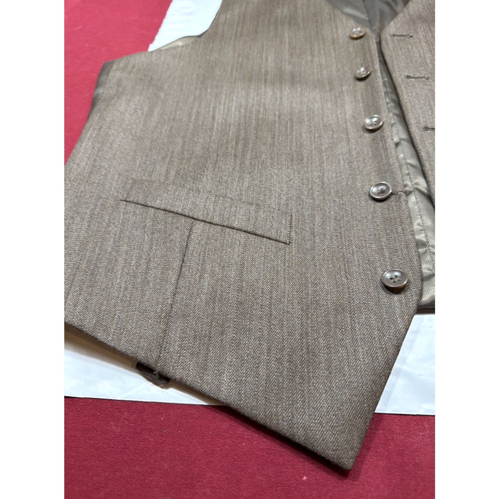 Vintage VINTAGE Loriano Vest Brown Wool Herringbone Button VEST Men’s 40R Brown Wool Formal Vest Stripe Pattern Back Strap 3 Pockets Satin Lining Mens Size US XXS / EU 40 - 4 Thumbnail