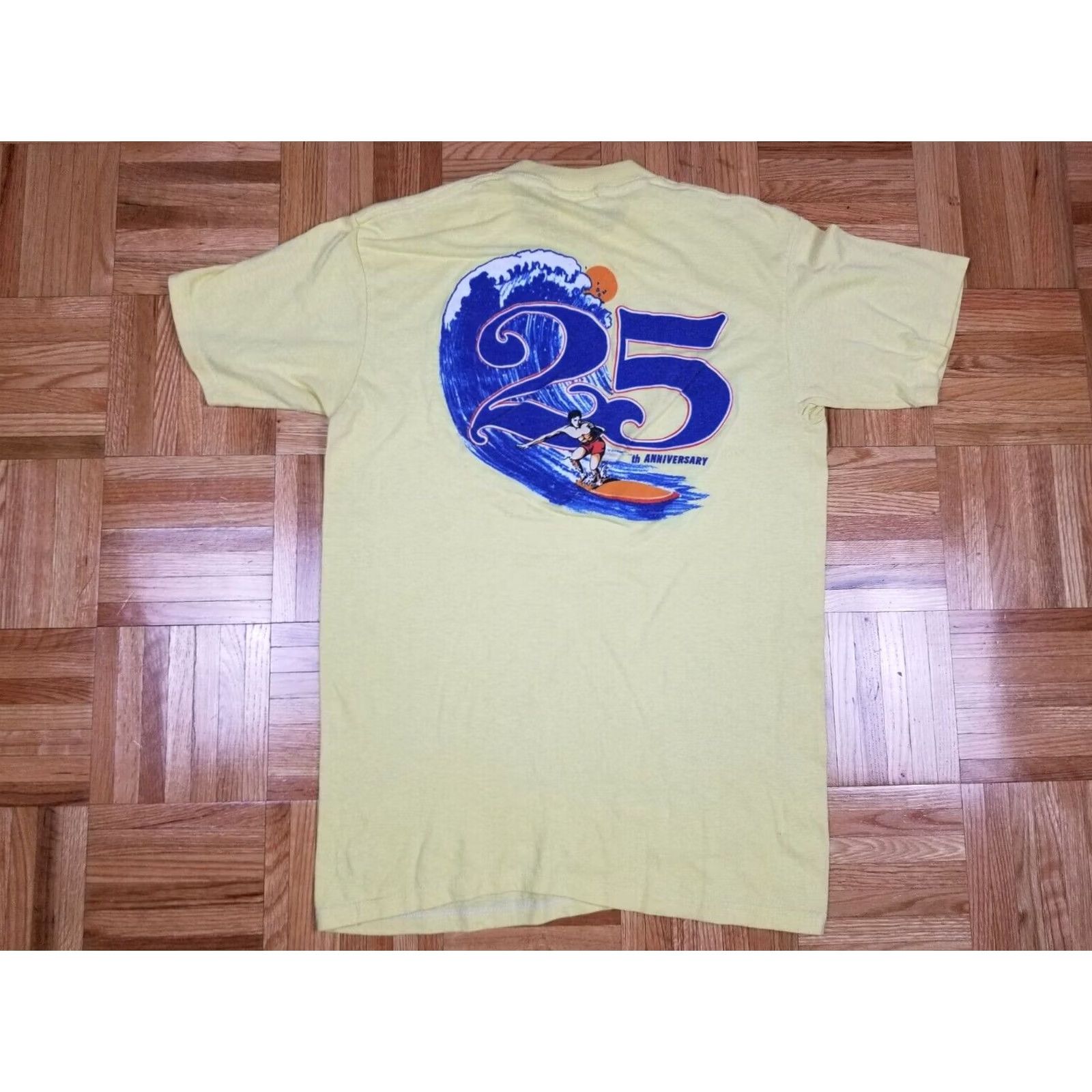 Vintage VINTAGE Beach Boys 25th Anniversary Tour T-Shirt 50/50 Yellow L Mens Short Sleeve US Origin Cotton Retro Rock USA 80s 90s Theme Size US L / EU 52-54 / 3 - 5 Thumbnail