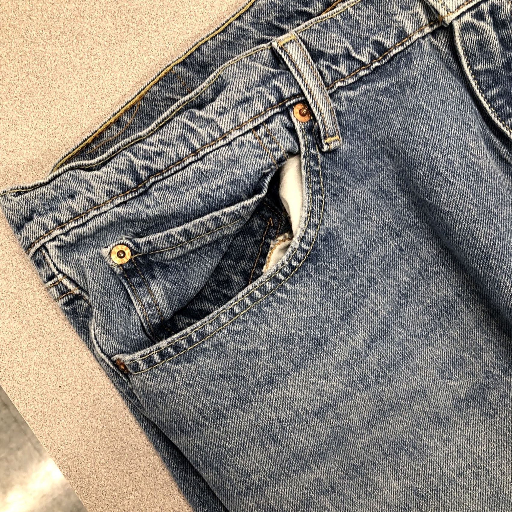 Levi's Levi's 541 Jeans 36x30 Straight Denim Blue 5-Pocket Mid Rise Stretch Regular Men's Pants Thrash Distressed Vintage: No USA 500 Series Style Jeans Size US 36 / EU 52 - 4 Thumbnail