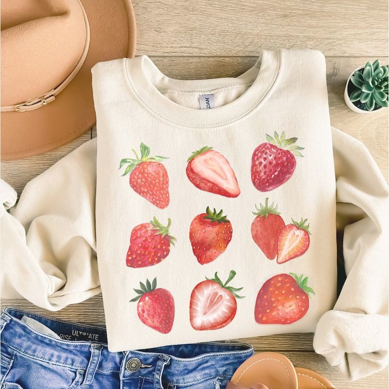Designer Cute Strawberry Sweatshirt Size M / US 6-8 / IT 42-44 - 2 Thumbnail