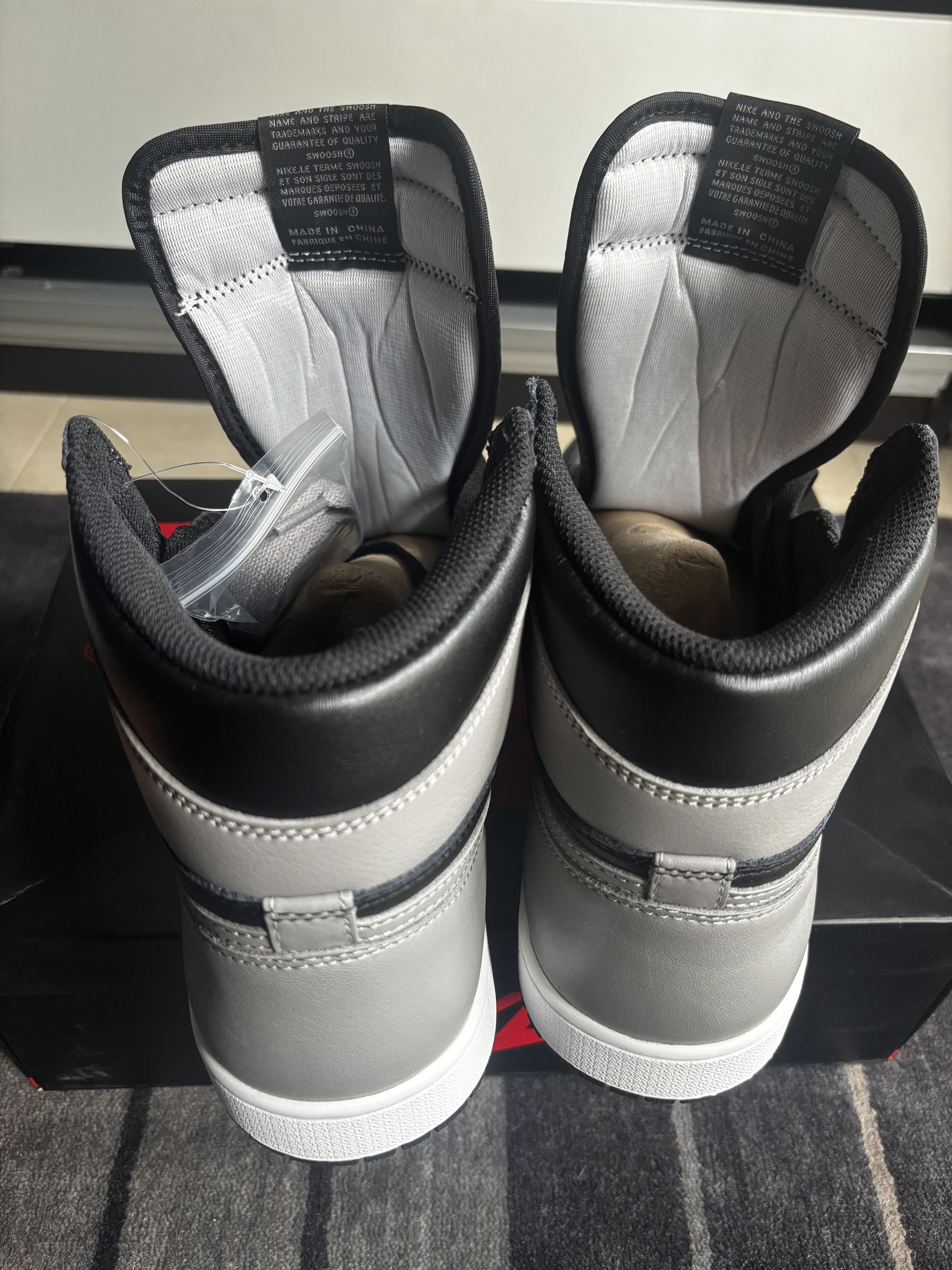 Jordan Brand Nike Air Jordan 1 Retro High OG Shadow 2018 US10.5/EU44.5 Size US 10.5 / EU 43-44 - 7 Thumbnail