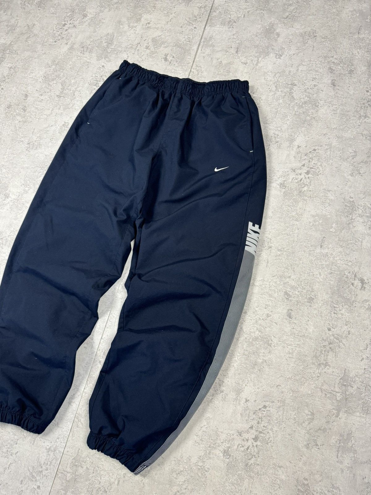 Nike Nike Vintage Navy Y2K Track Pants Joggers Swoosh Logo SizeXL Size US 36 / EU 52 - 3 Thumbnail