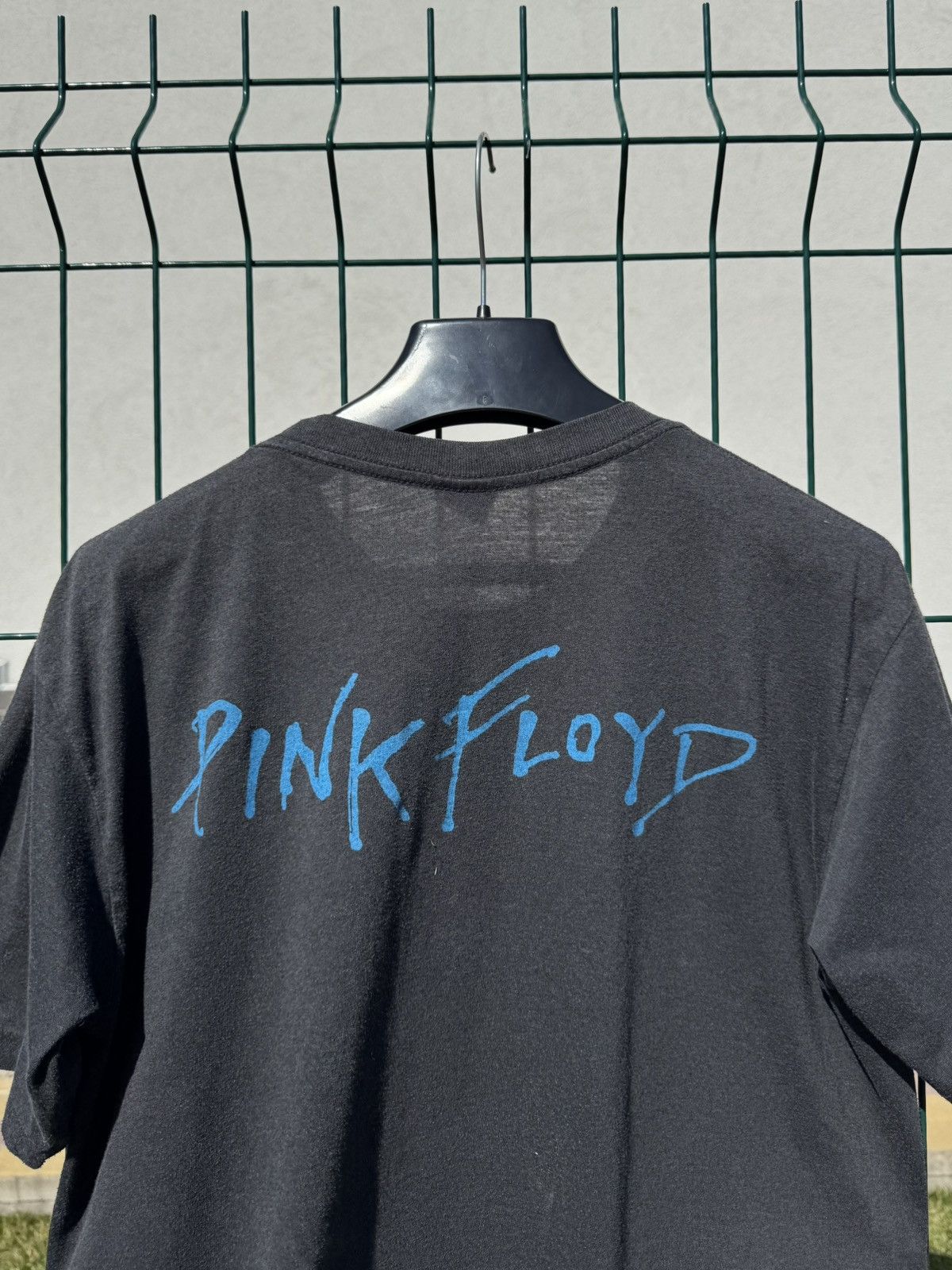 Band Tees Vintage 1995 Pink Floyd The Wall Single Stitching Tee Size US L / EU 52-54 / 3 - 9 Thumbnail