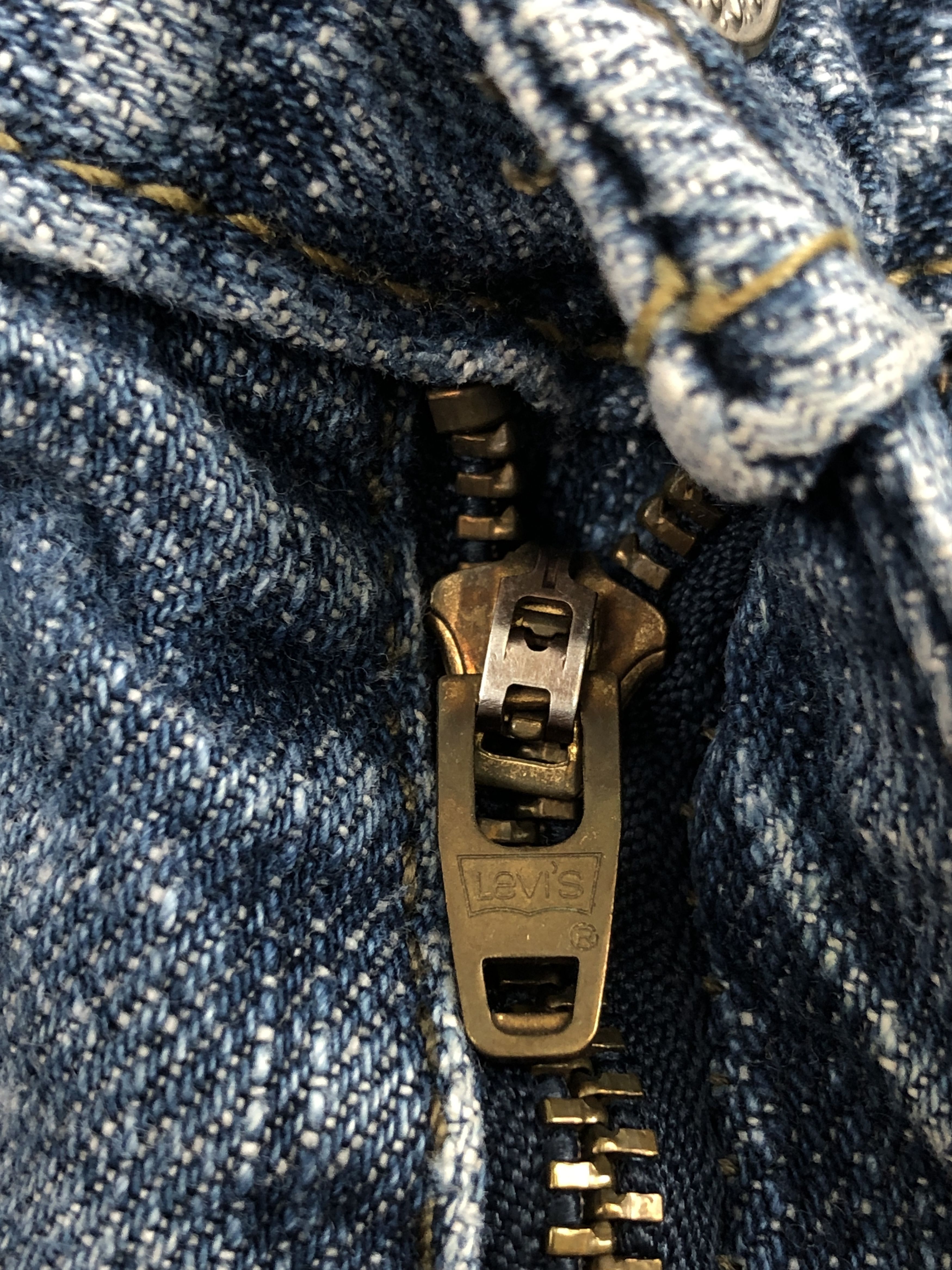 Levi's vIntage Levis 514 Lightwash Blue Jeans DP2429 Size US 33 - 13 Thumbnail