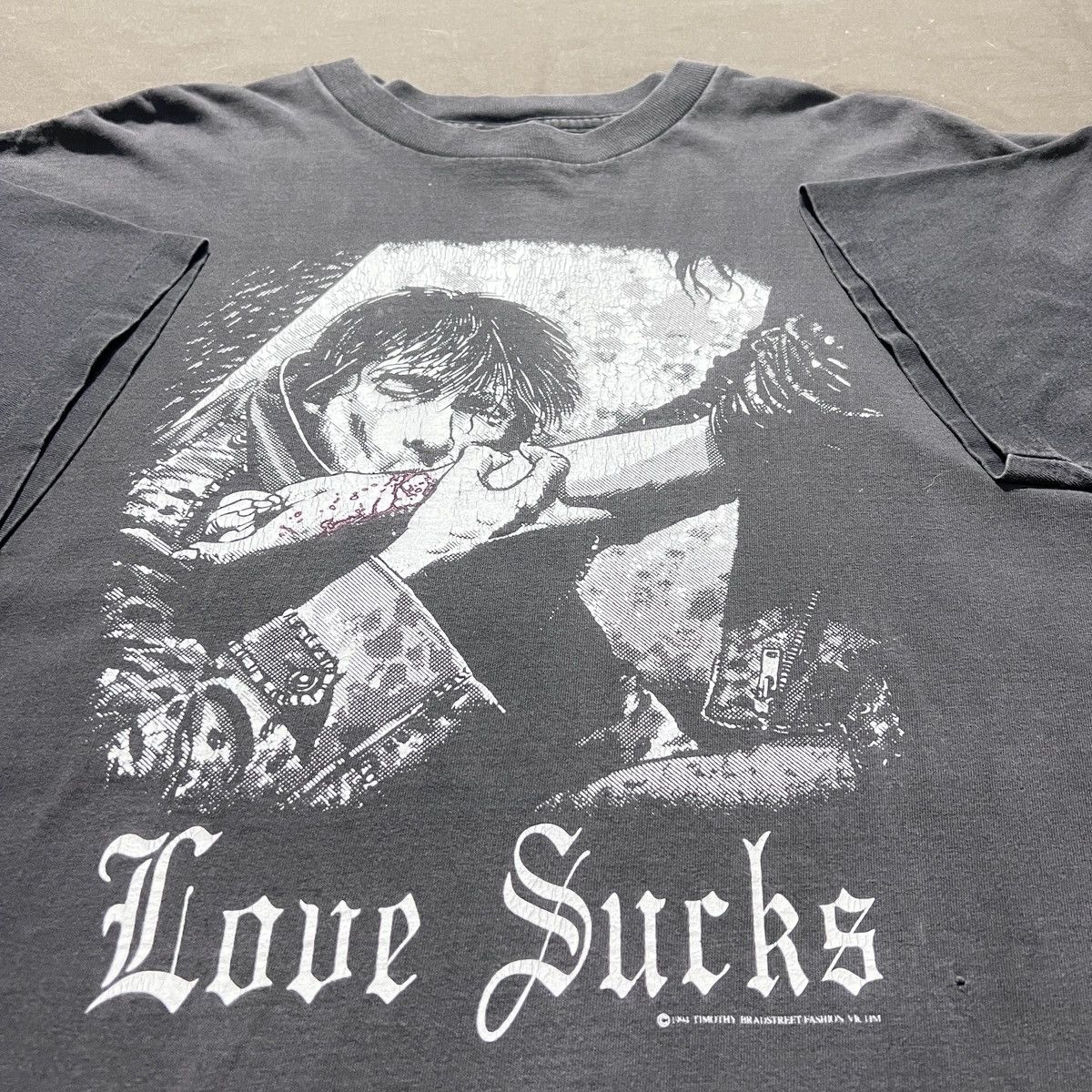 Expert Horror Vintage 90s FashionVictim LoveSucks Vampire Thrashed Faded Size US XL / EU 56 / 4 - 5 Thumbnail