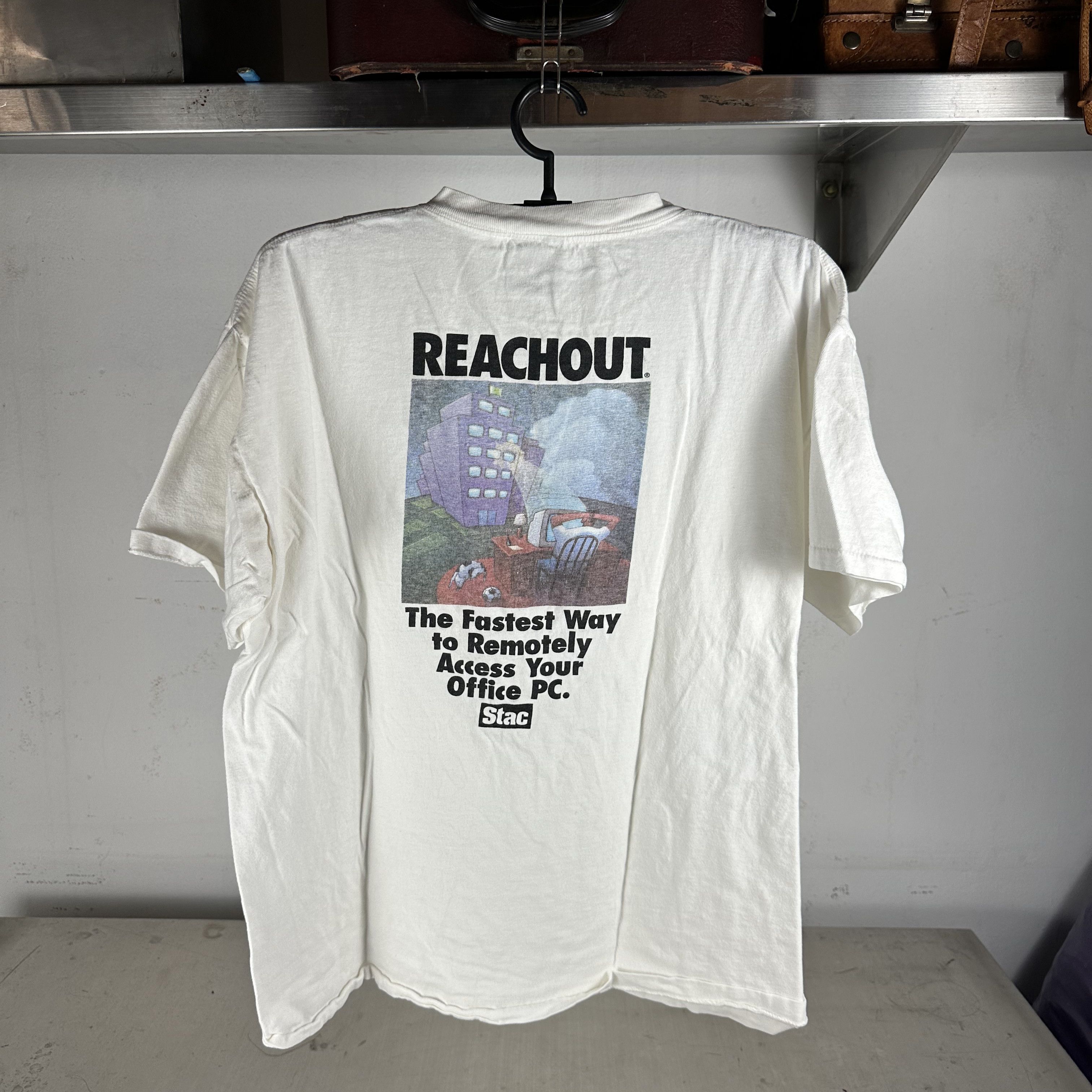 Vintage 90s PC Magazine Reachout 5.0 Computer Artwork T-shirt Size US XXL / EU 58 / 5 - 1 Thumbnail