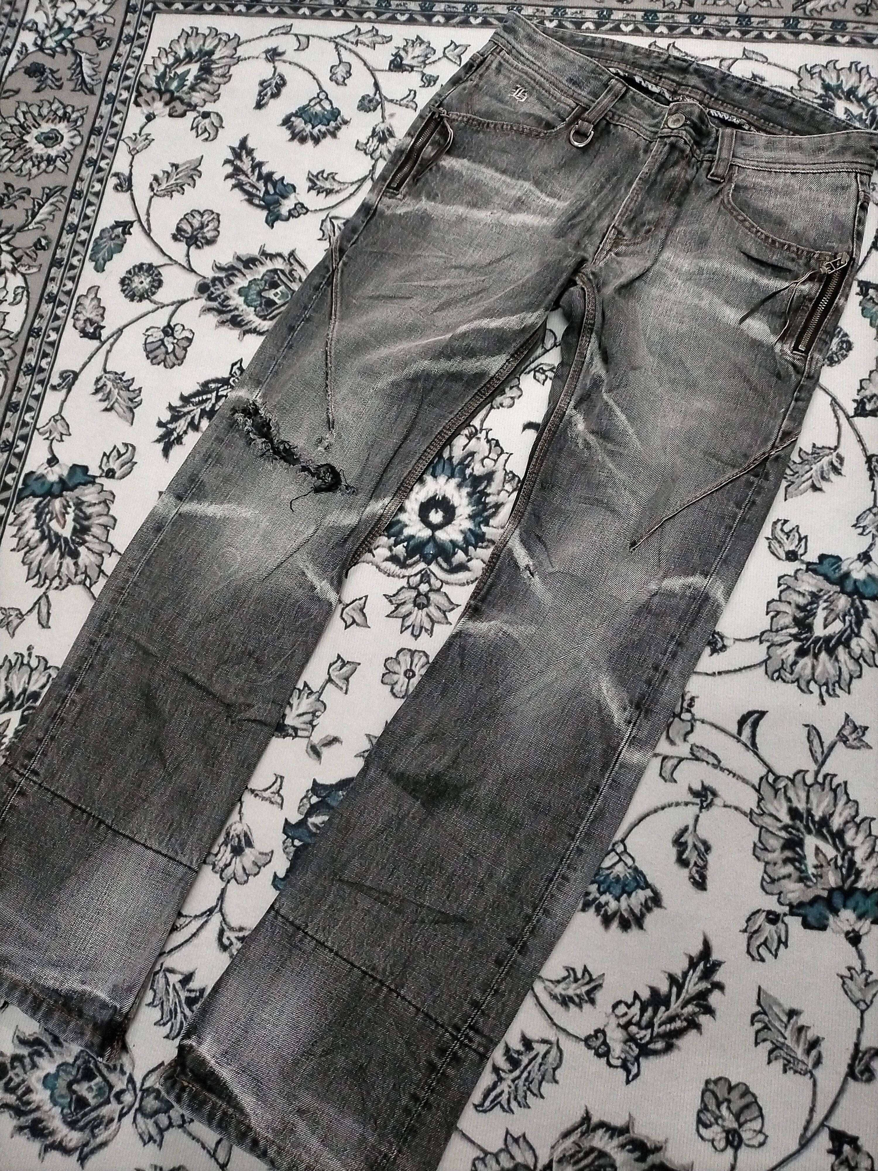 Beauty Beast 🔥Flare🔥 Nicole Distressed Ripped Rare Jeans Size US 31 - 4 Thumbnail