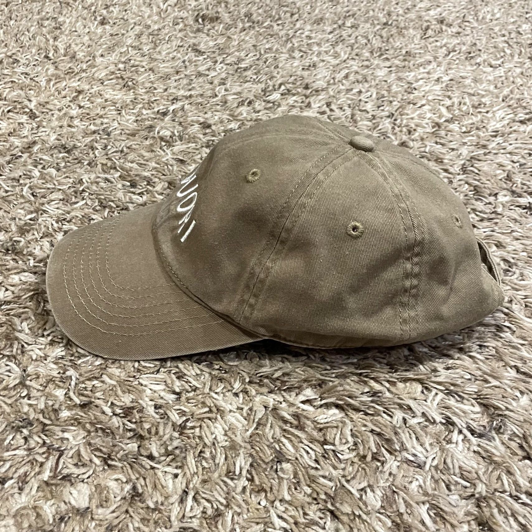 Vuori Vuori Baseball Cap One Size Tan Twill Logo Embroidered Casual Mens Hat Strap Back Adjustable Vintage No Size ONE SIZE - 4 Thumbnail