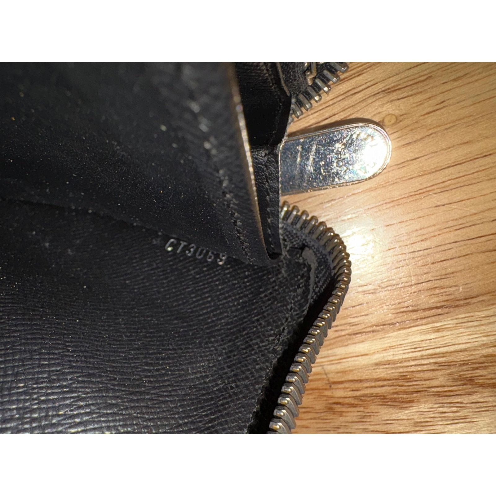 Louis Vuitton Authentic Louis Vuitton Black Epi Astrid Zippy Wallet w/ Box Size ONE SIZE - 8 Thumbnail