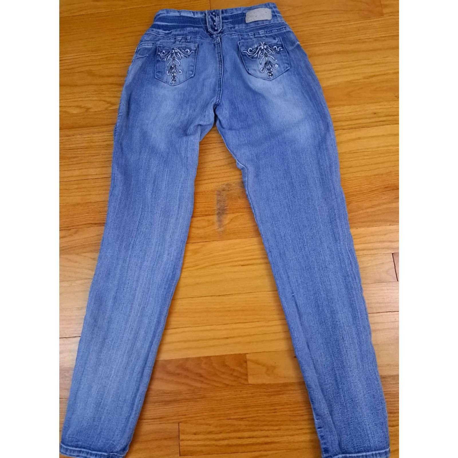 Vintage Silver Diva Jeans Women Size 9 Blue Embroidered Straight 25-26inch waist 30inch inseam Size 30" / US 8 / IT 44 - 6 Thumbnail