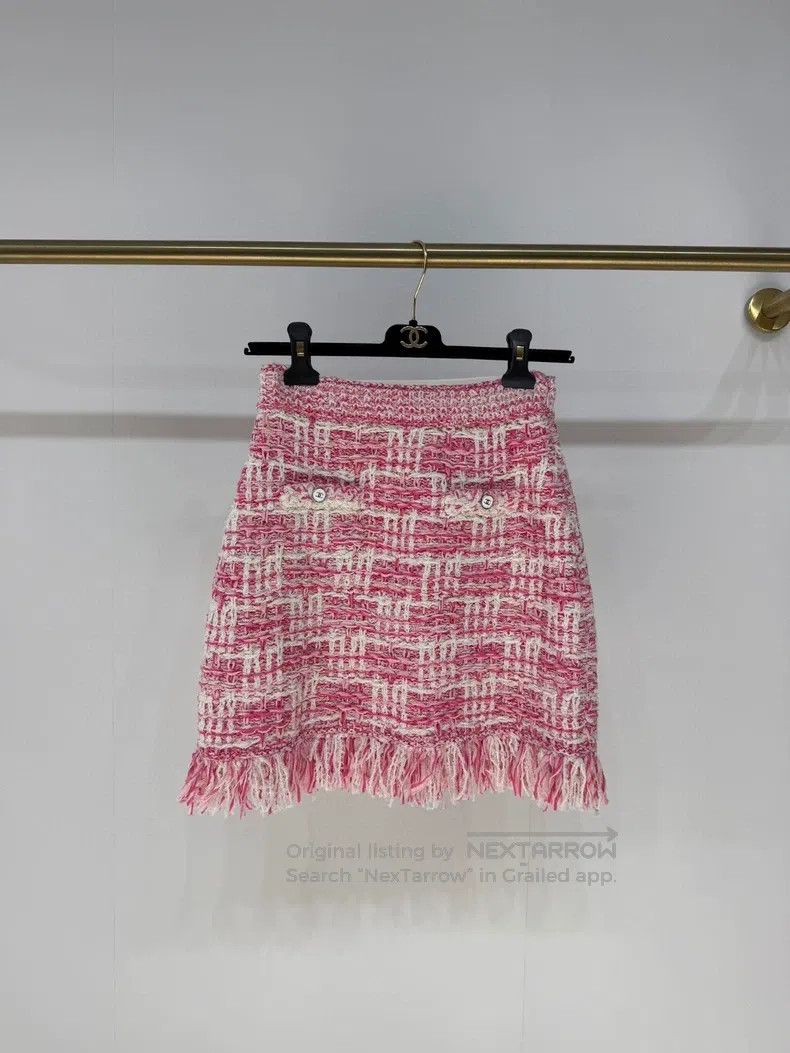 Chanel Chanel 24P tassel white and pink knitted skirt Size 24" / US 00 / IT 34 - 1 Thumbnail