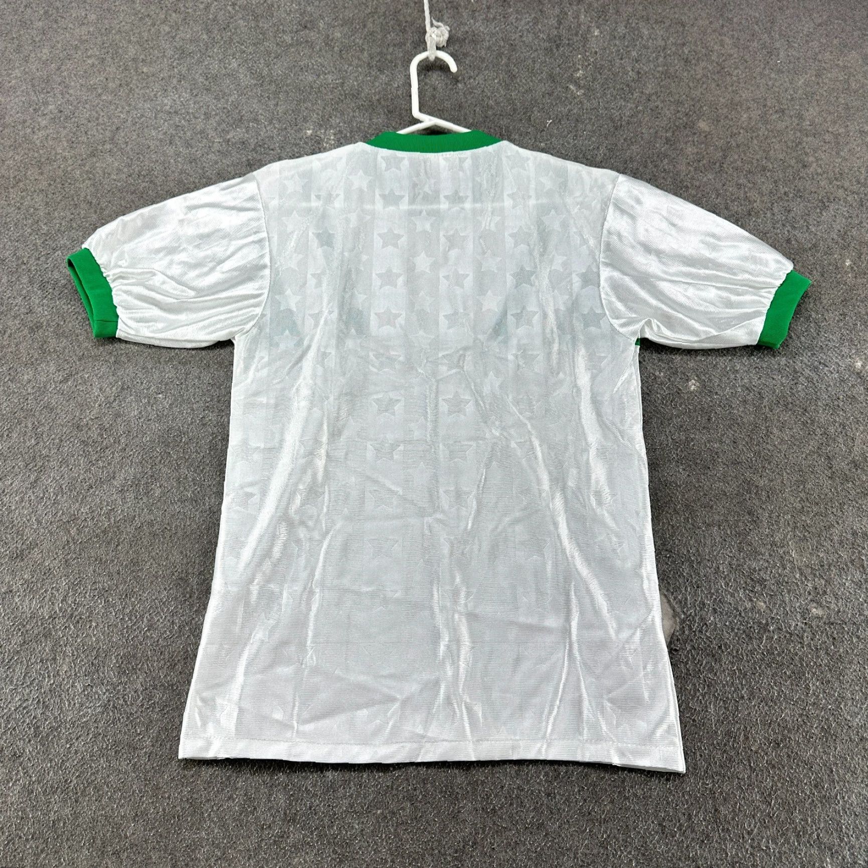 Vintage VINTAGE Saudi Arabia Football Jersey Mens Small White Green Polyester 80s Shirt Short Sleeve Logo Size US S / EU 44-46 / 1 - 5 Thumbnail