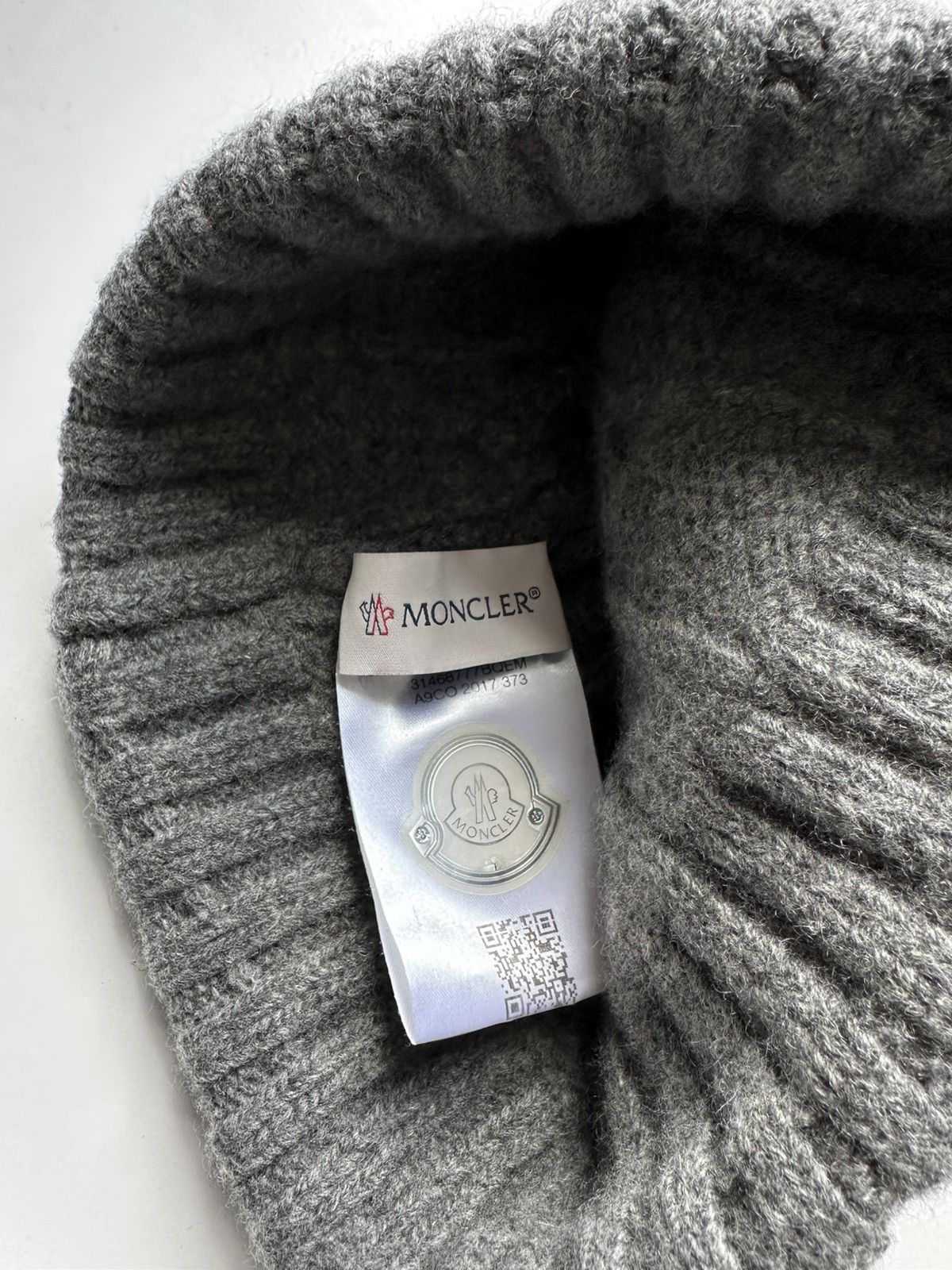 Moncler Moncler Grey Cable Knit Beanie Wool Hat Logo Patch Size ONE SIZE - 3 Thumbnail