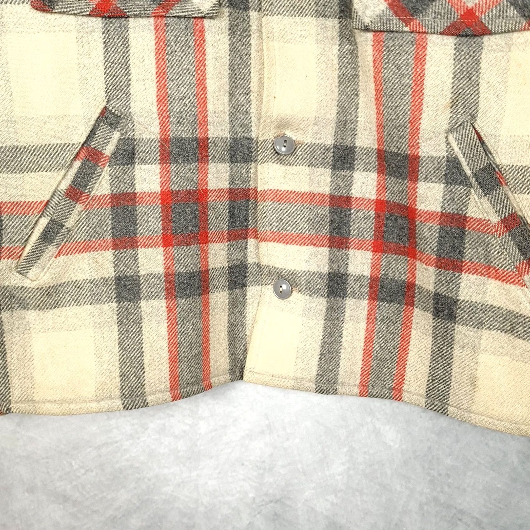 Vintage VINTAGE Woolrich Shirt Jacket Mens 46 Beige Plaid Wool Mackinaw Cruiser Work 50s Mens Size US XXL / EU 58 / 5 - 7 Thumbnail