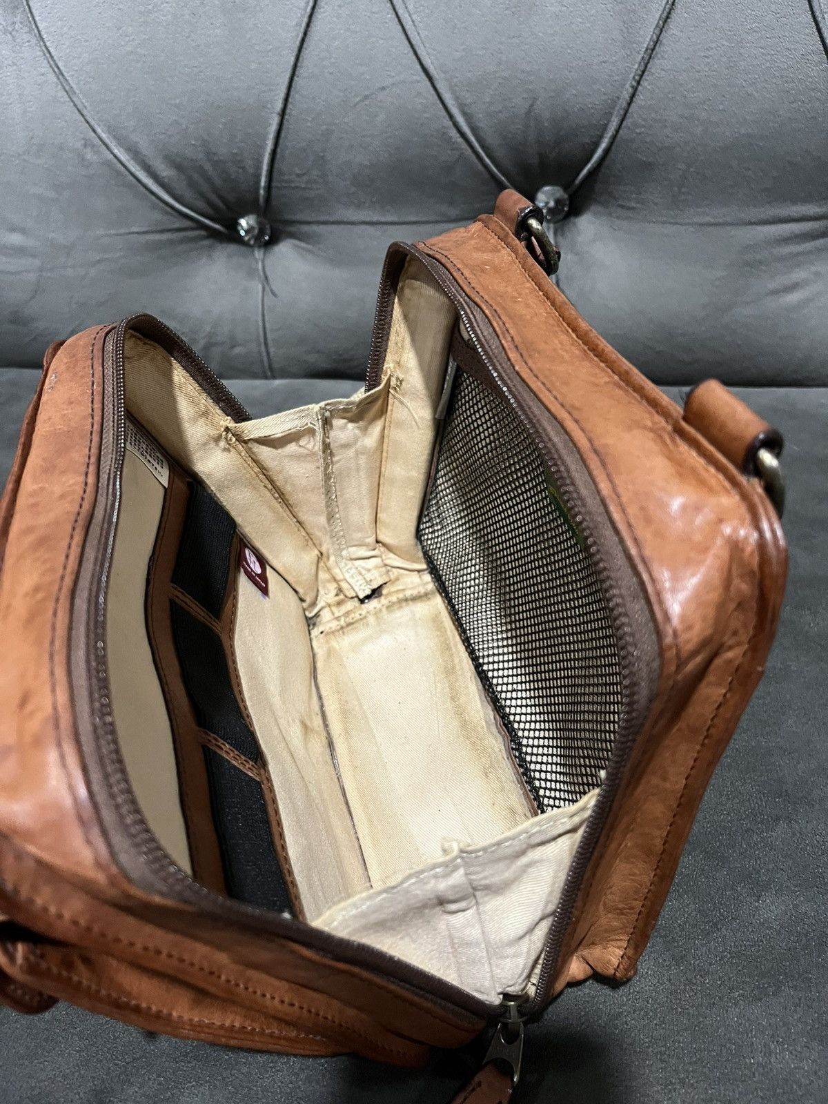 Leather Japanese Brand Silver Lake Club Leather Shoulder Bag Size ONE SIZE - 13 Thumbnail